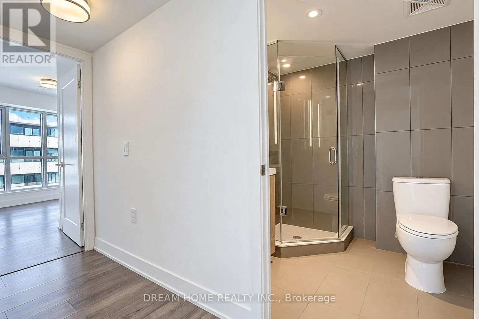 1622 - 585 BLOOR STREET E