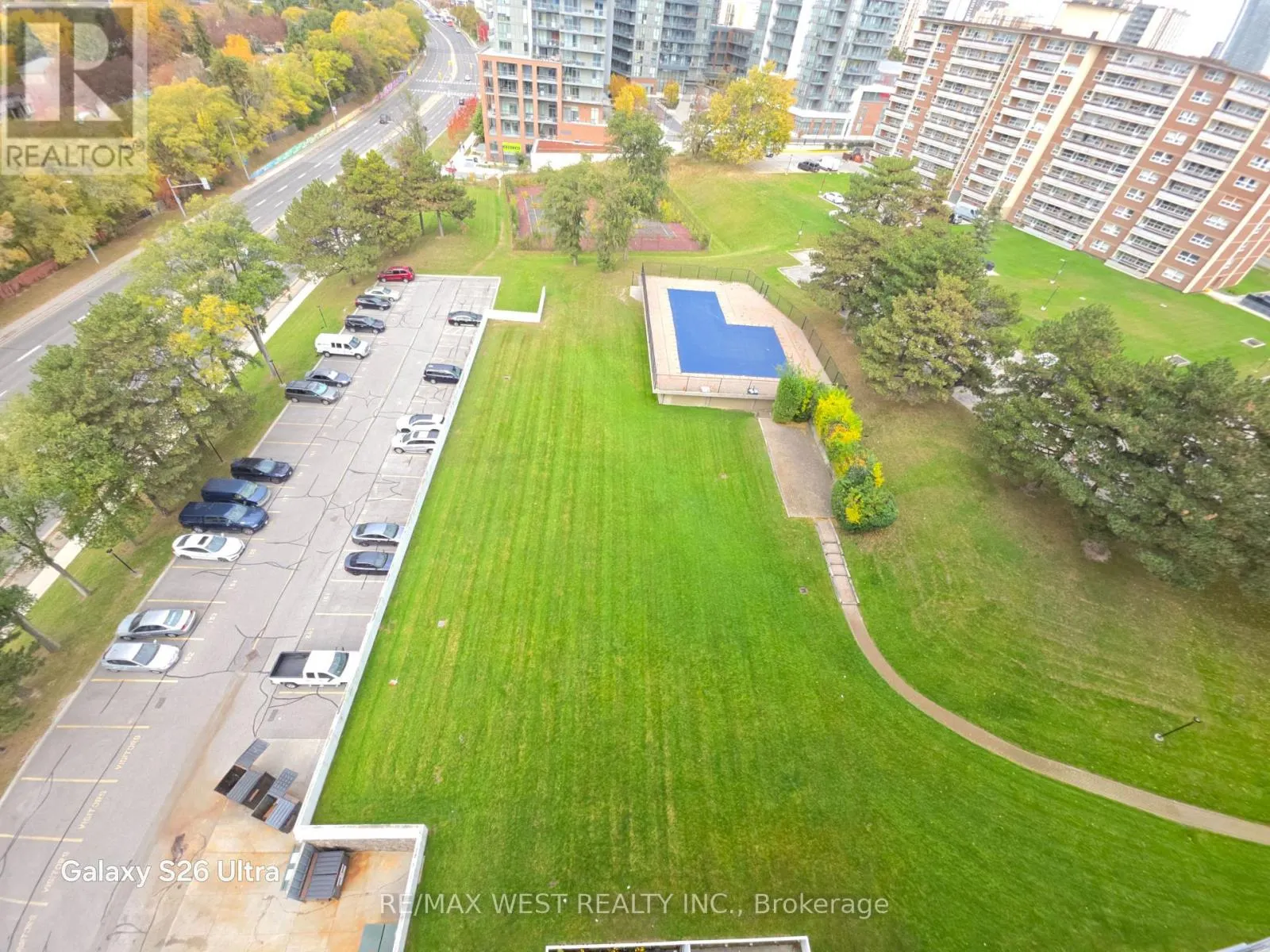 1202 - 10 PARKWAY FOREST DRIVE