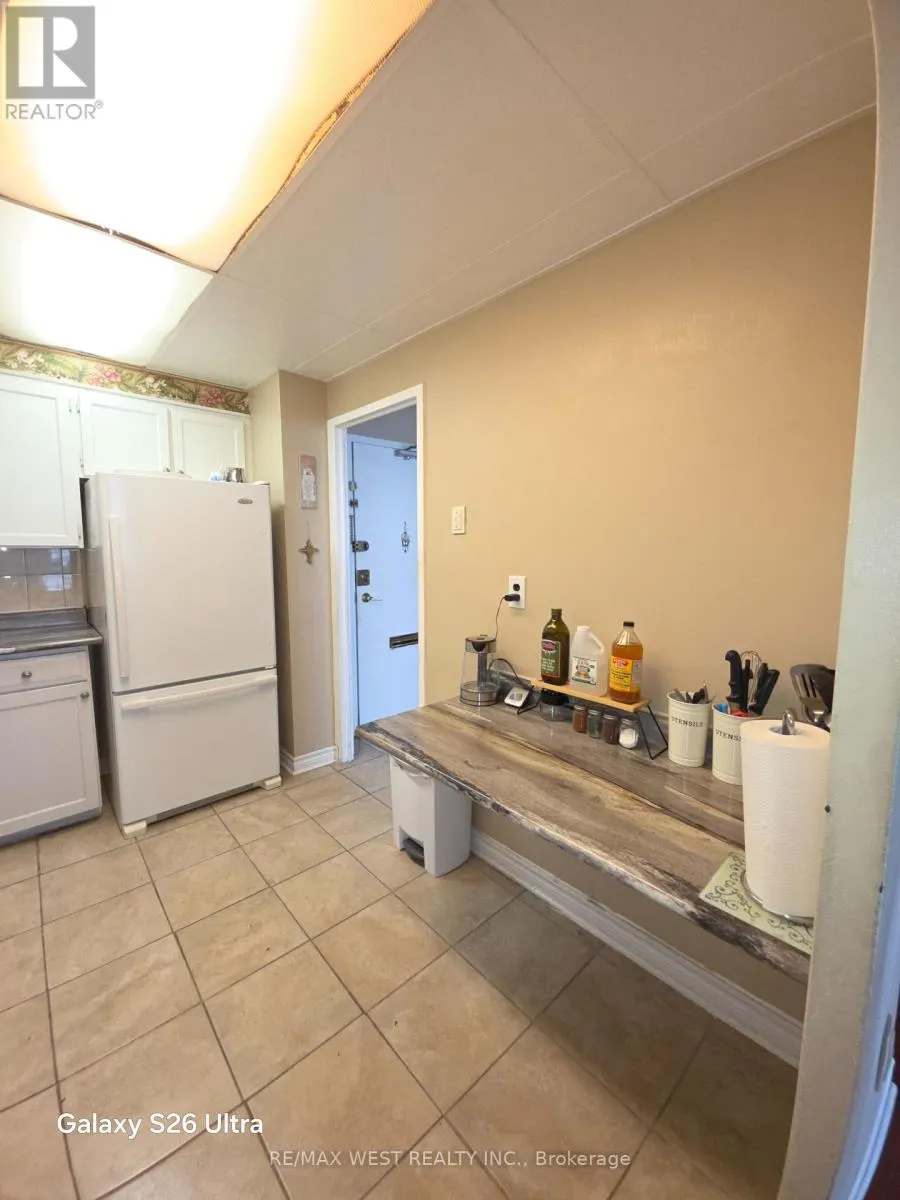 1202 - 10 PARKWAY FOREST DRIVE