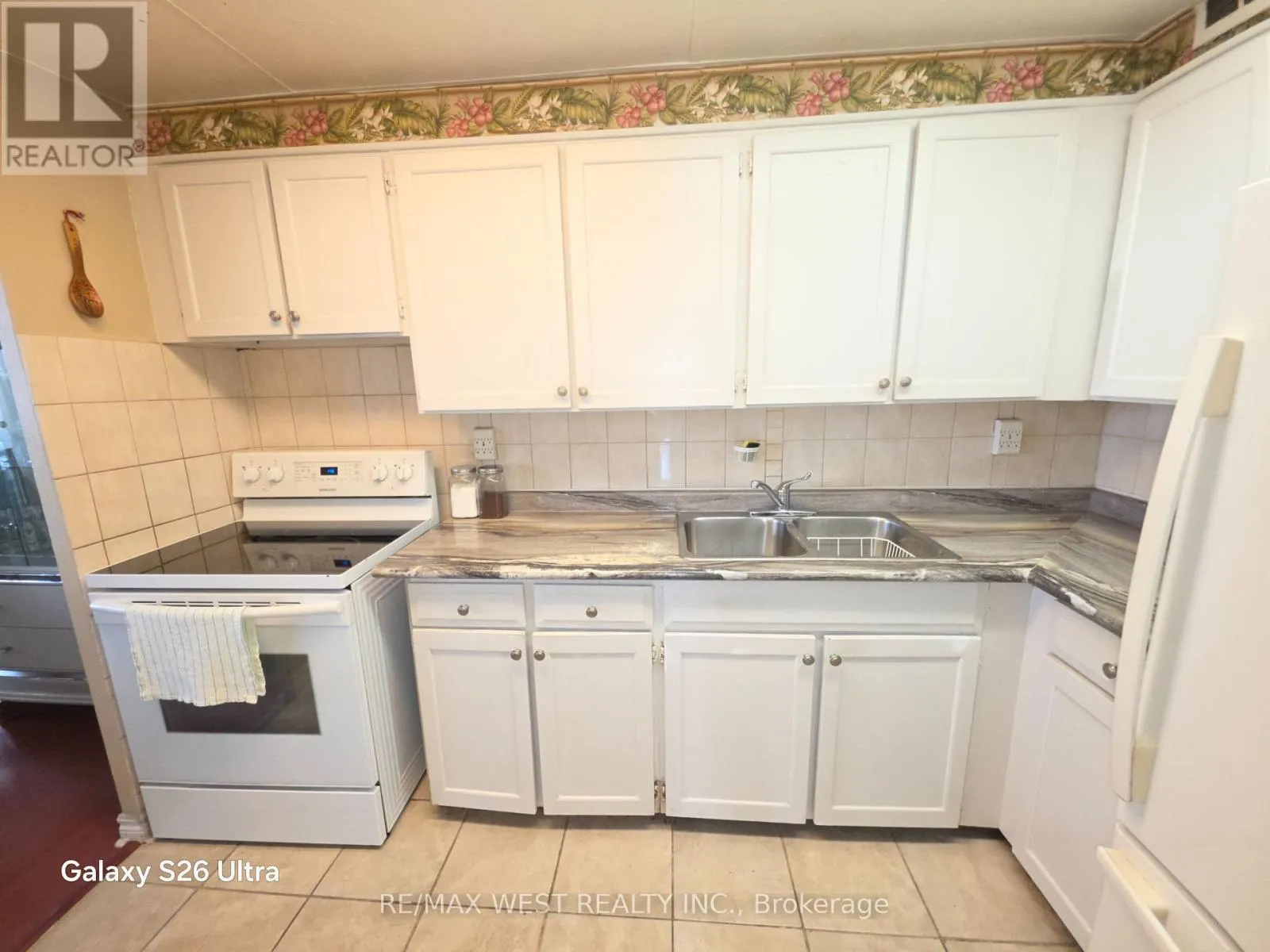 1202 - 10 PARKWAY FOREST DRIVE