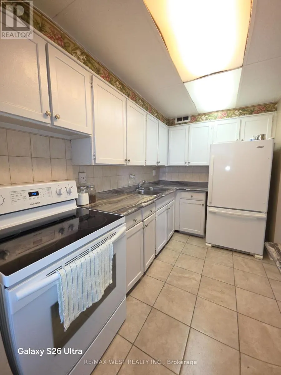 1202 - 10 PARKWAY FOREST DRIVE