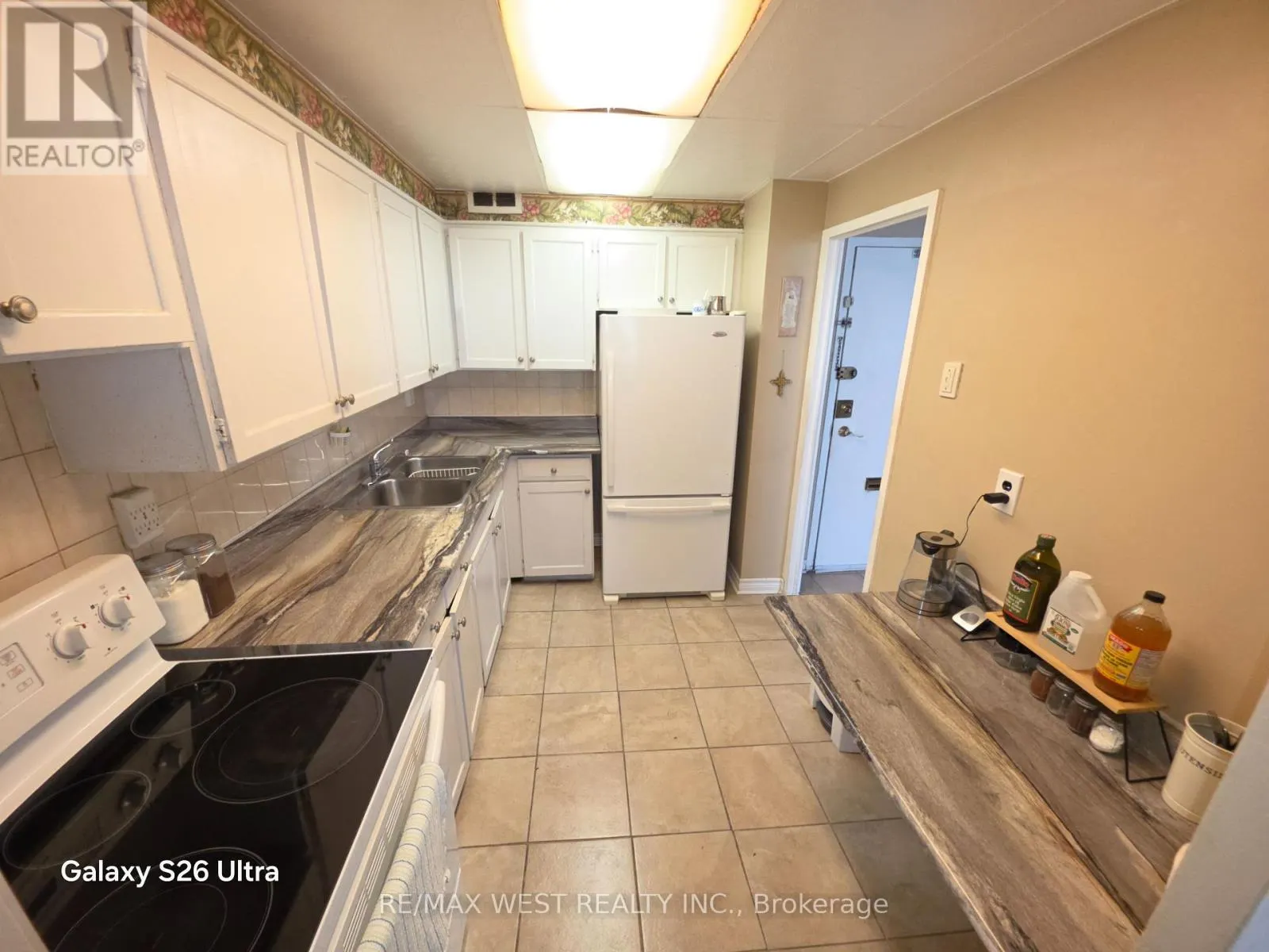 1202 - 10 PARKWAY FOREST DRIVE