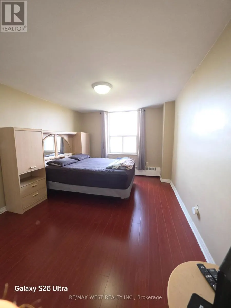 1202 - 10 PARKWAY FOREST DRIVE