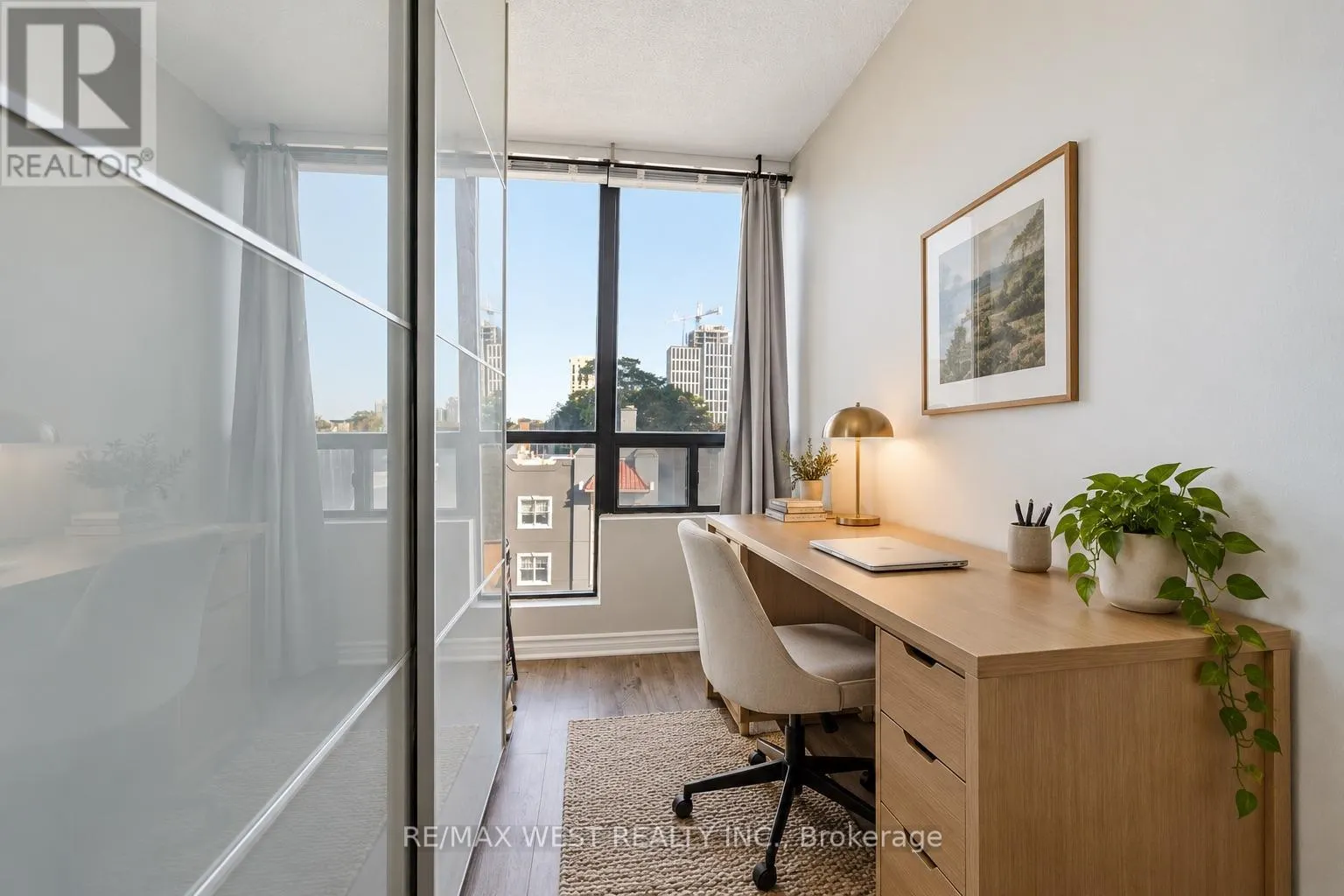 404 - 117 GERRARD STREET E