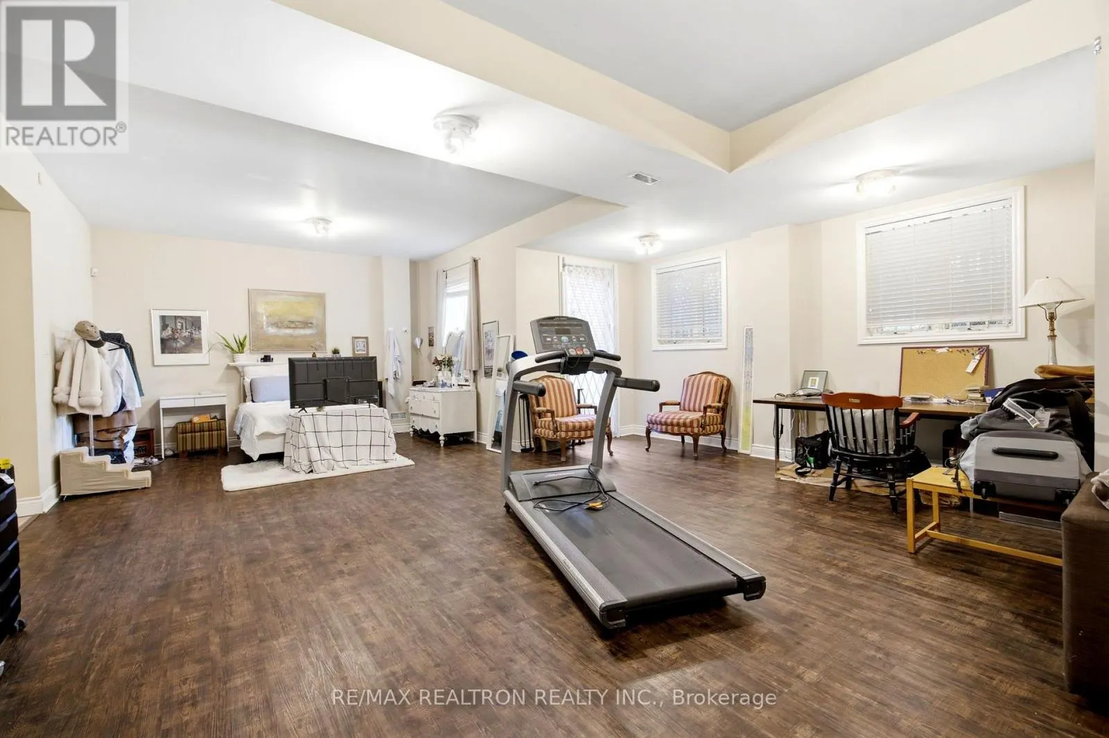 50 VIEWMOUNT AVENUE
