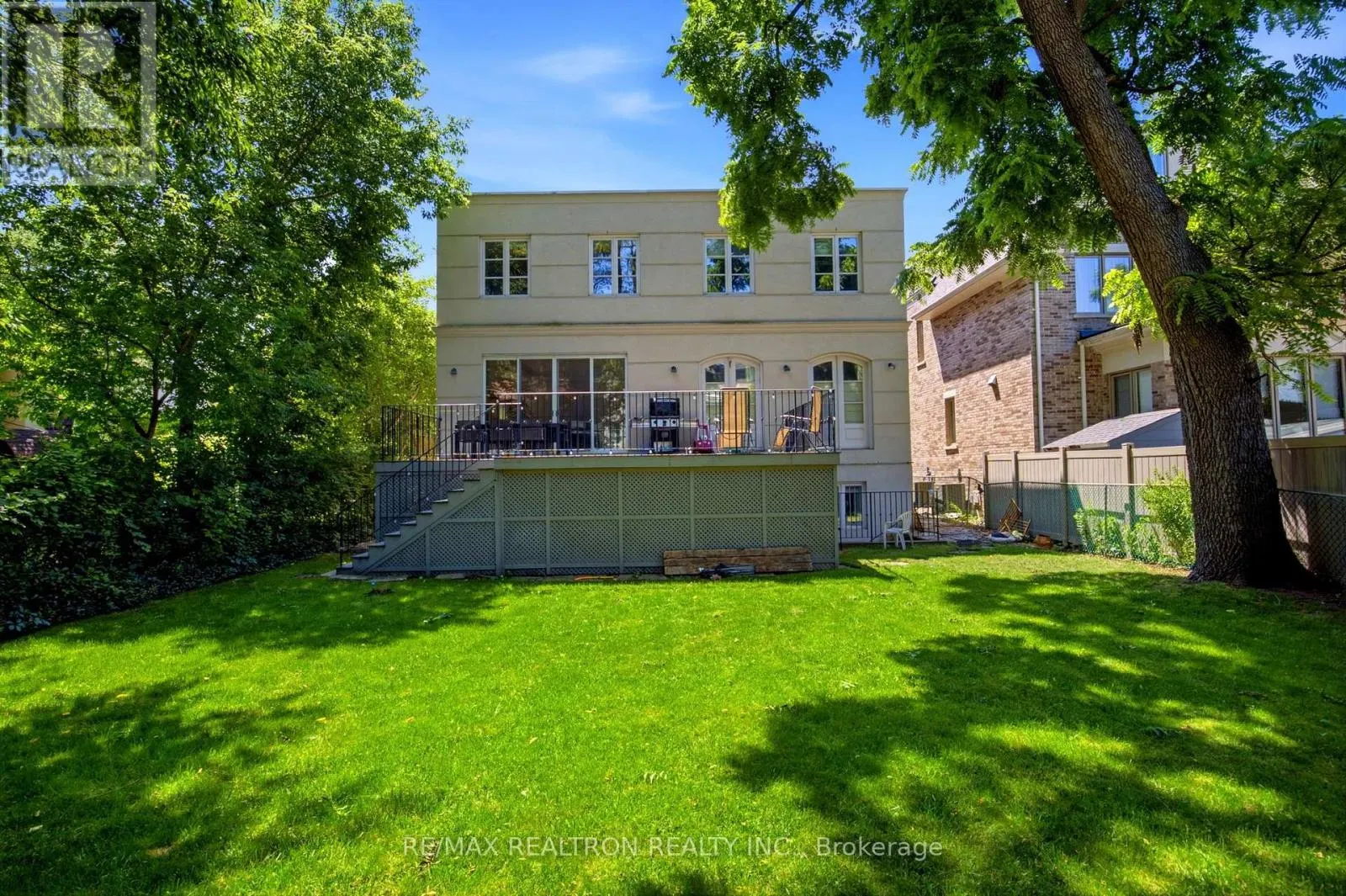 50 VIEWMOUNT AVENUE