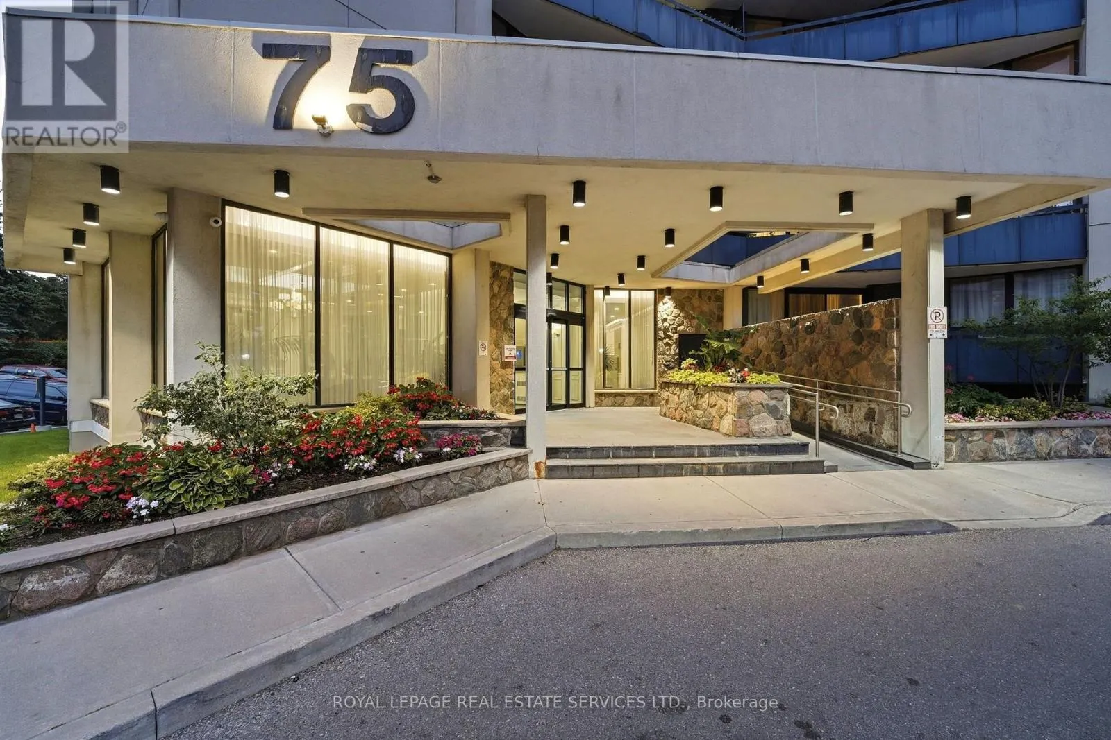1502 - 75 GRAYDON HALL DRIVE