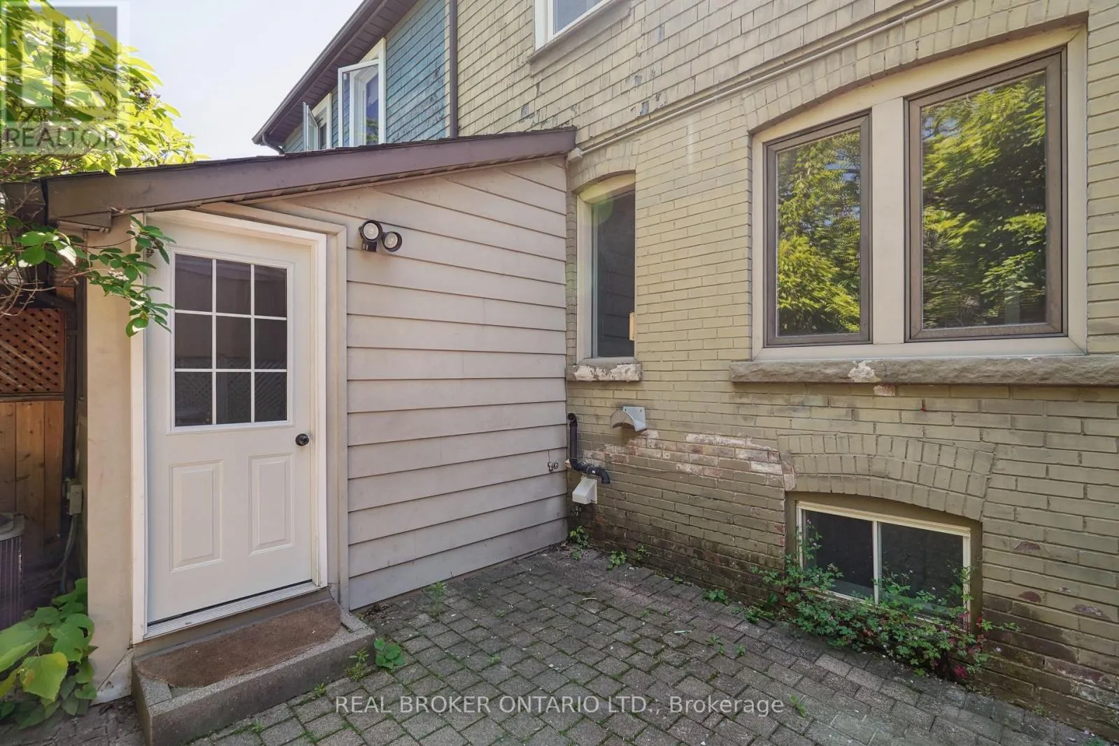 134 MOORE AVENUE