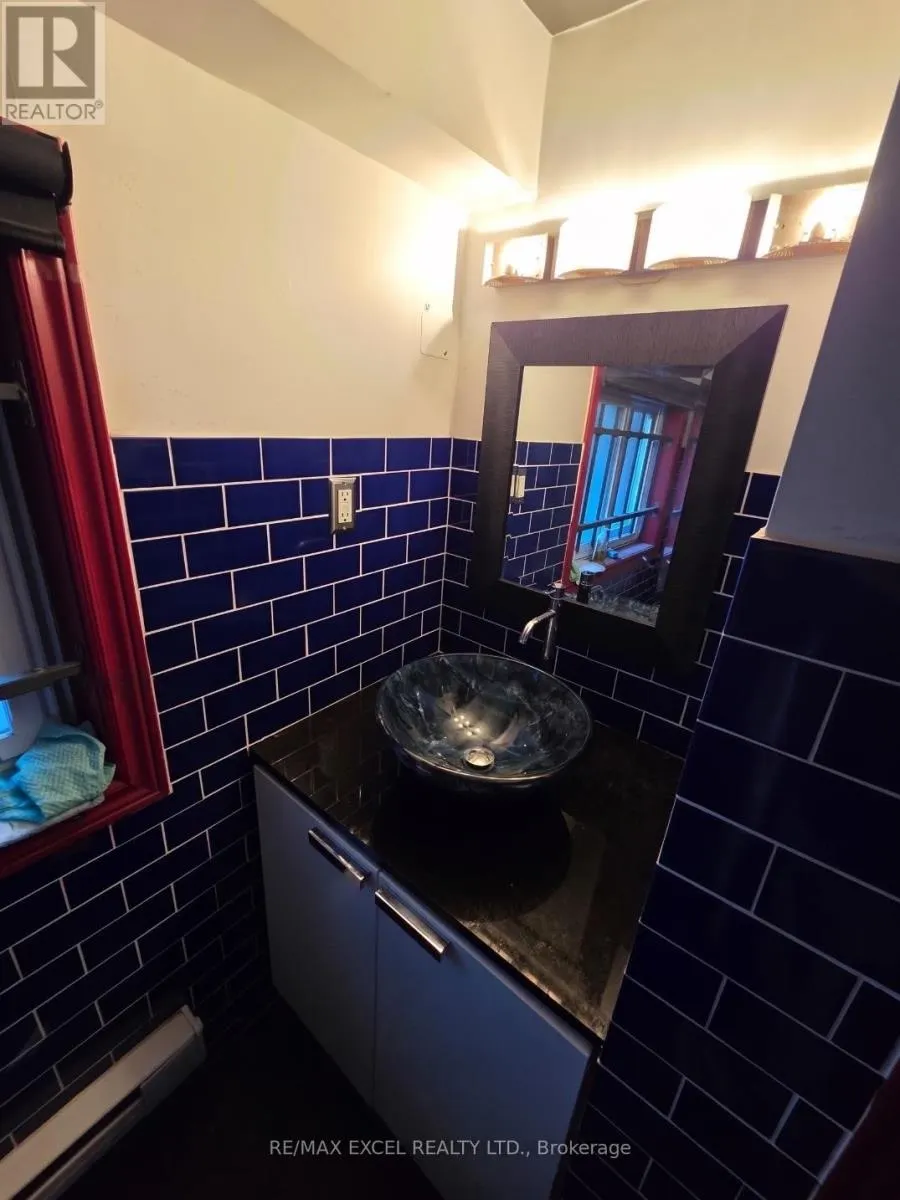 2ND FLOOR - 548 YONGE STREET