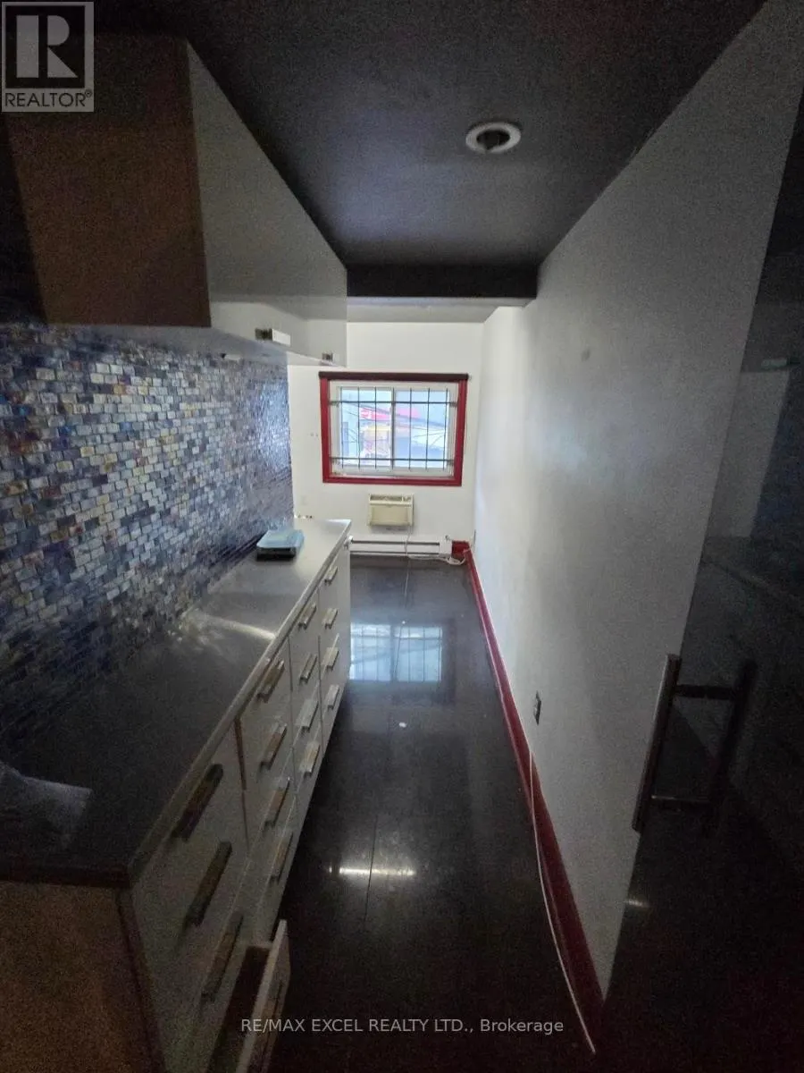 2ND FLOOR - 548 YONGE STREET