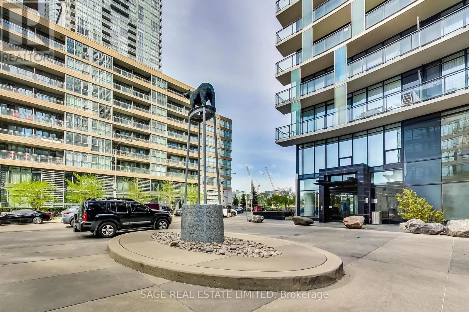 2205 - 25 CAPREOL COURT
