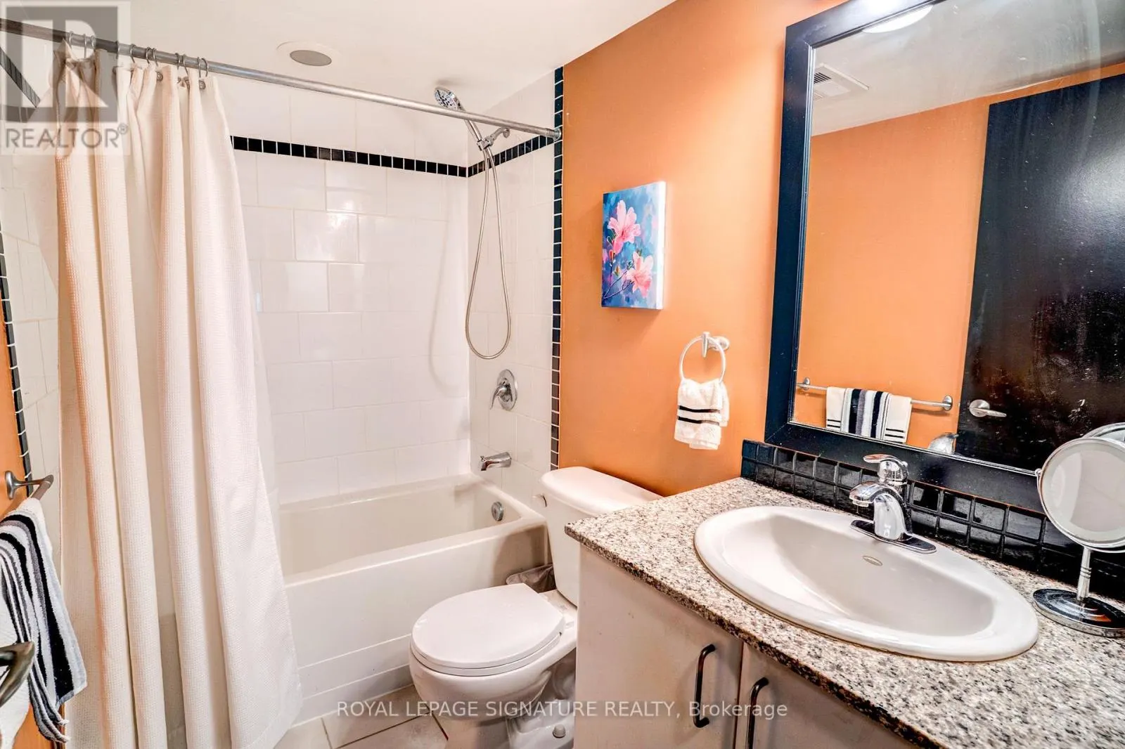 805 - 33 SHEPPARD AVENUE E