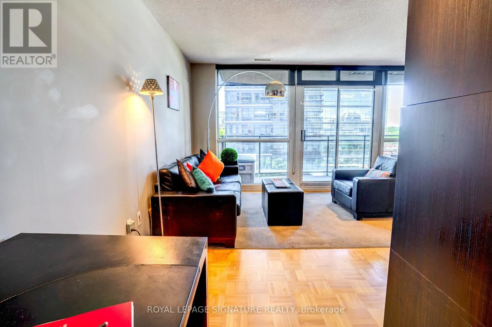 805 - 33 SHEPPARD AVENUE E