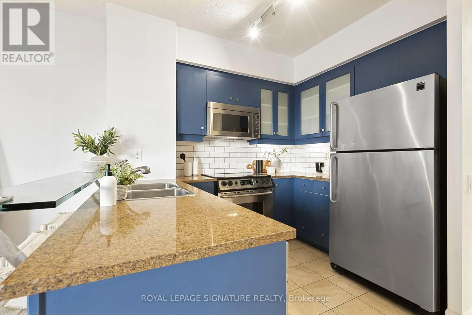 609W - 500 QUEENS QUAY W
