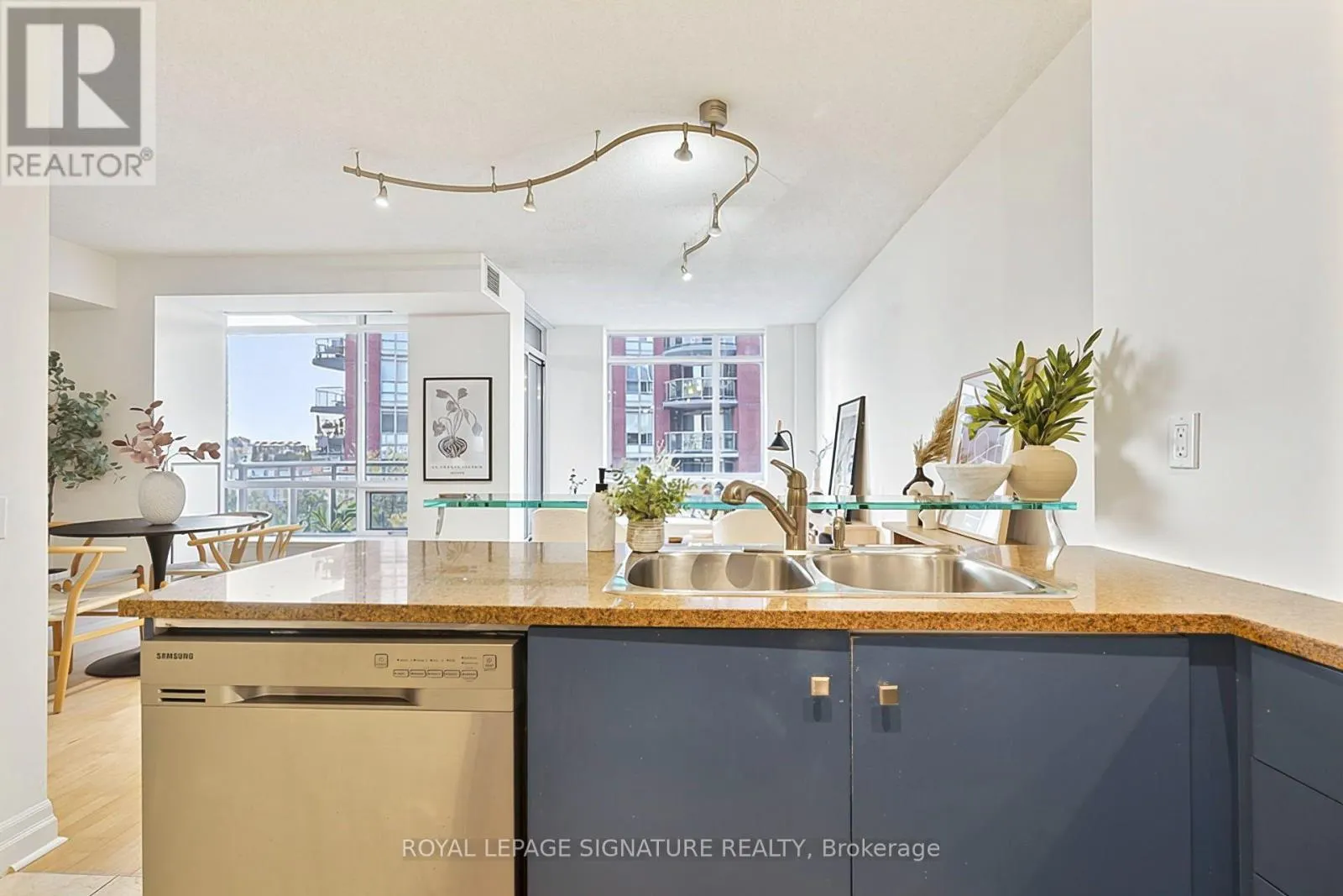 609W - 500 QUEENS QUAY W