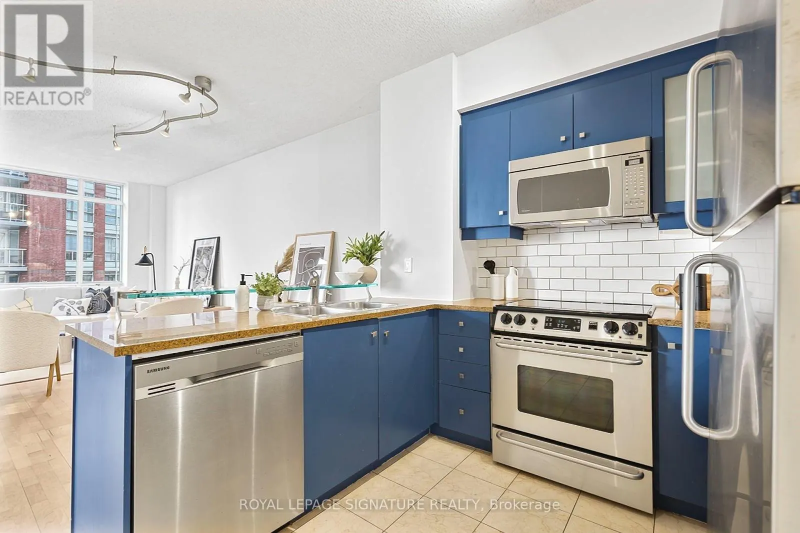 609W - 500 QUEENS QUAY W