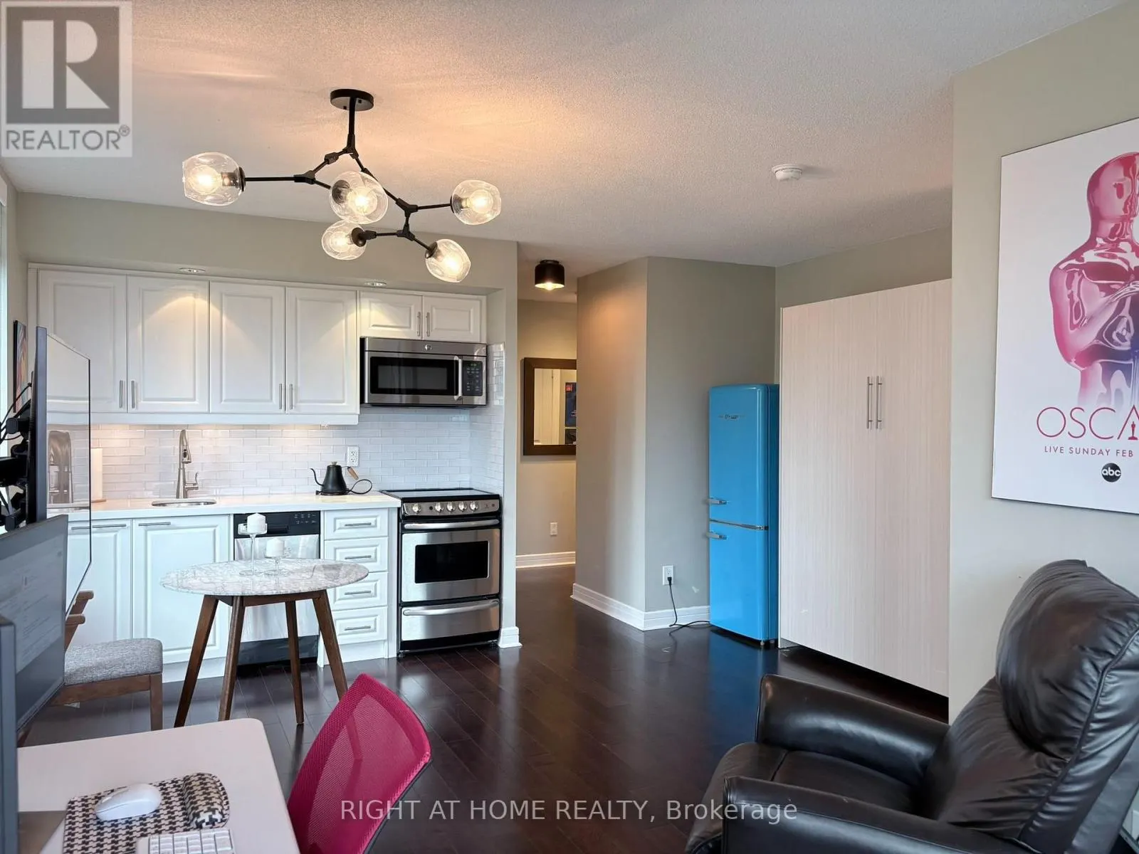 UPH15 - 19 AVONDALE AVENUE