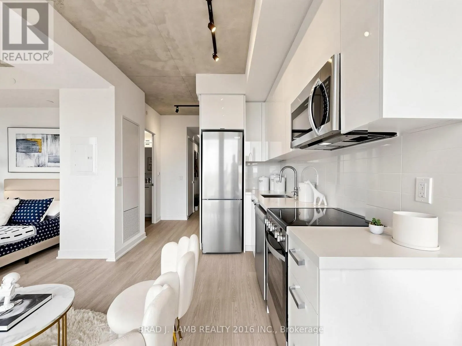 1508 - 284 KING STREET E