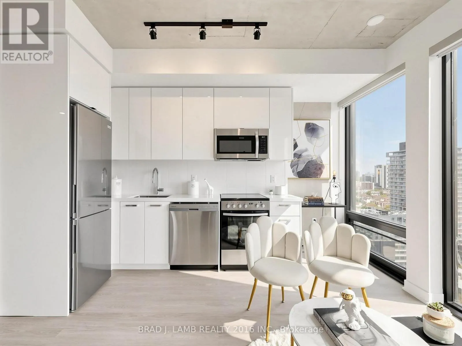 1508 - 284 KING STREET E