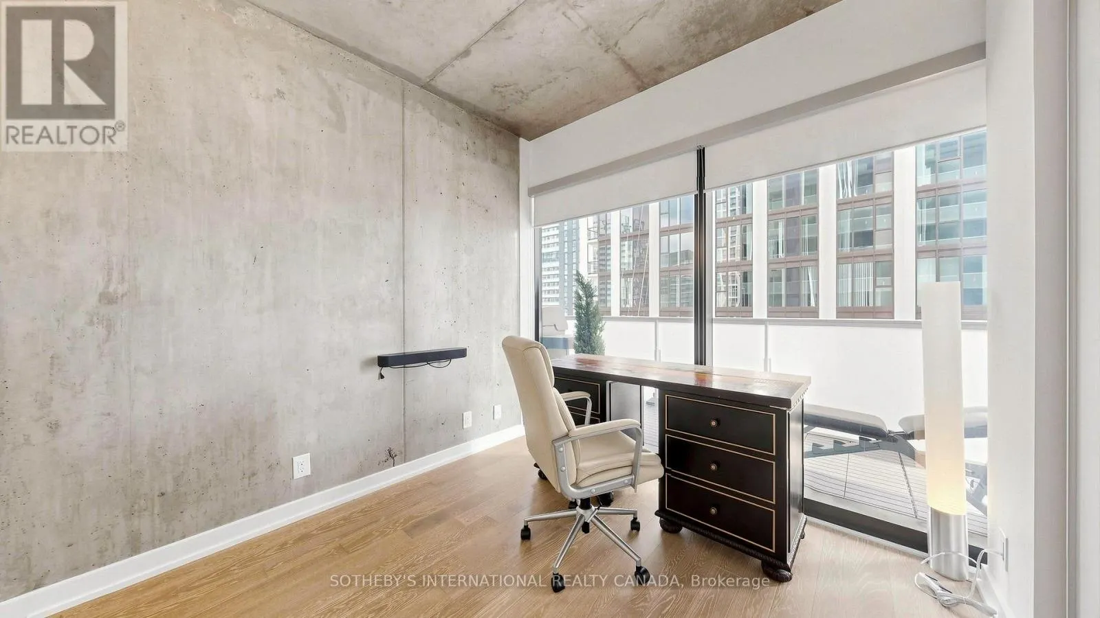 2807 - 11 CHARLOTTE STREET