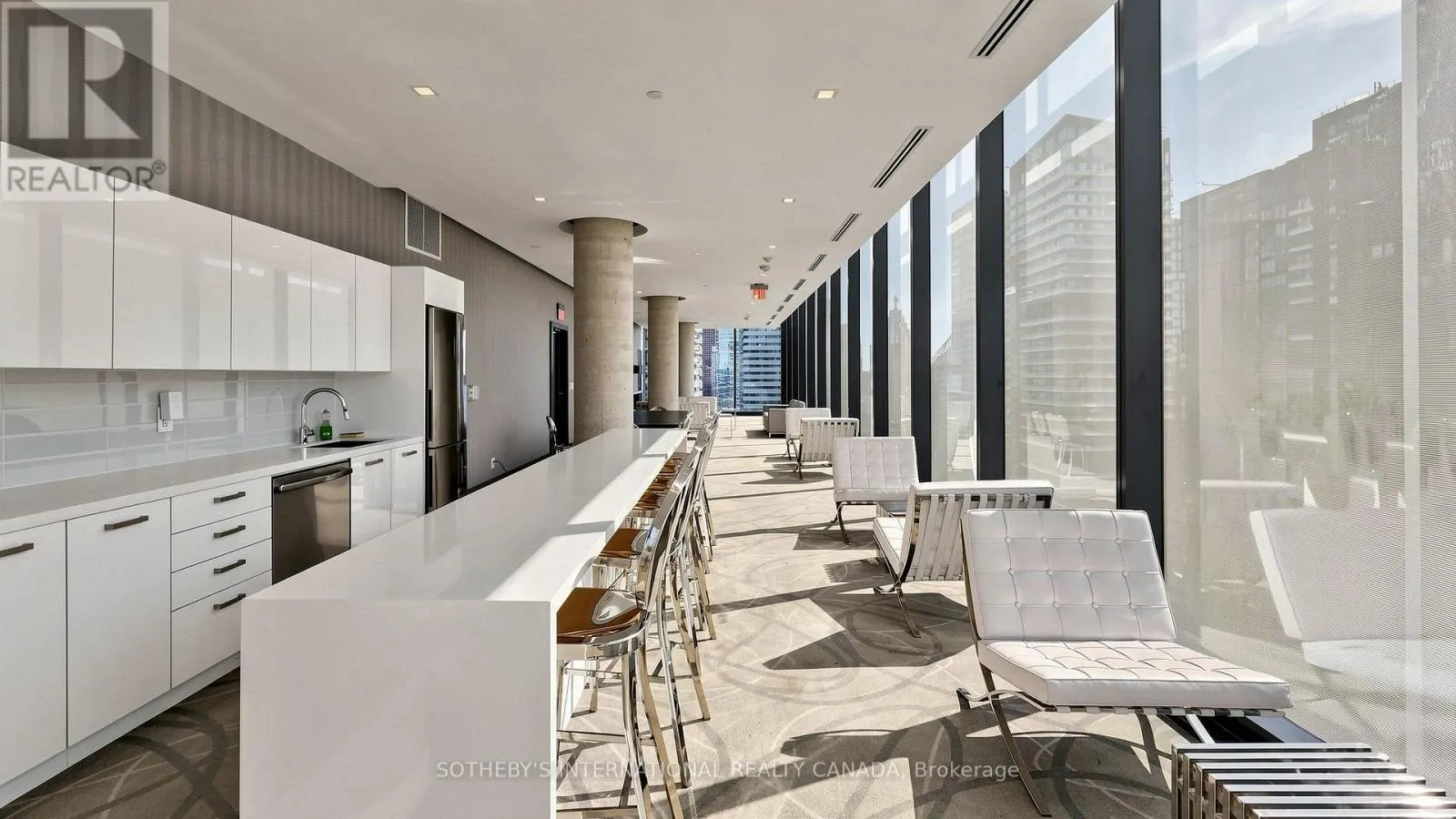 2807 - 11 CHARLOTTE STREET