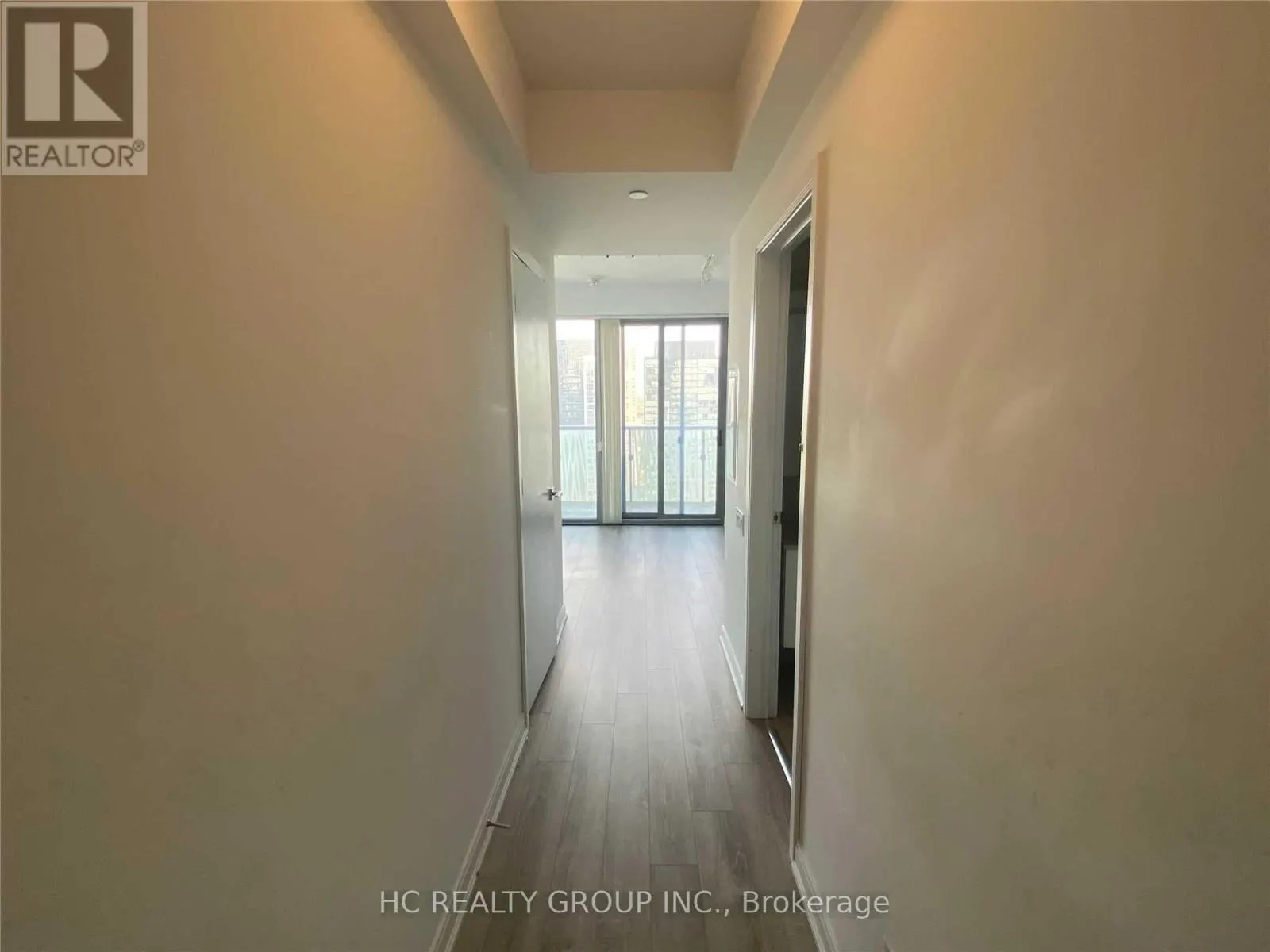 4613 - 50 CHARLES STREET E