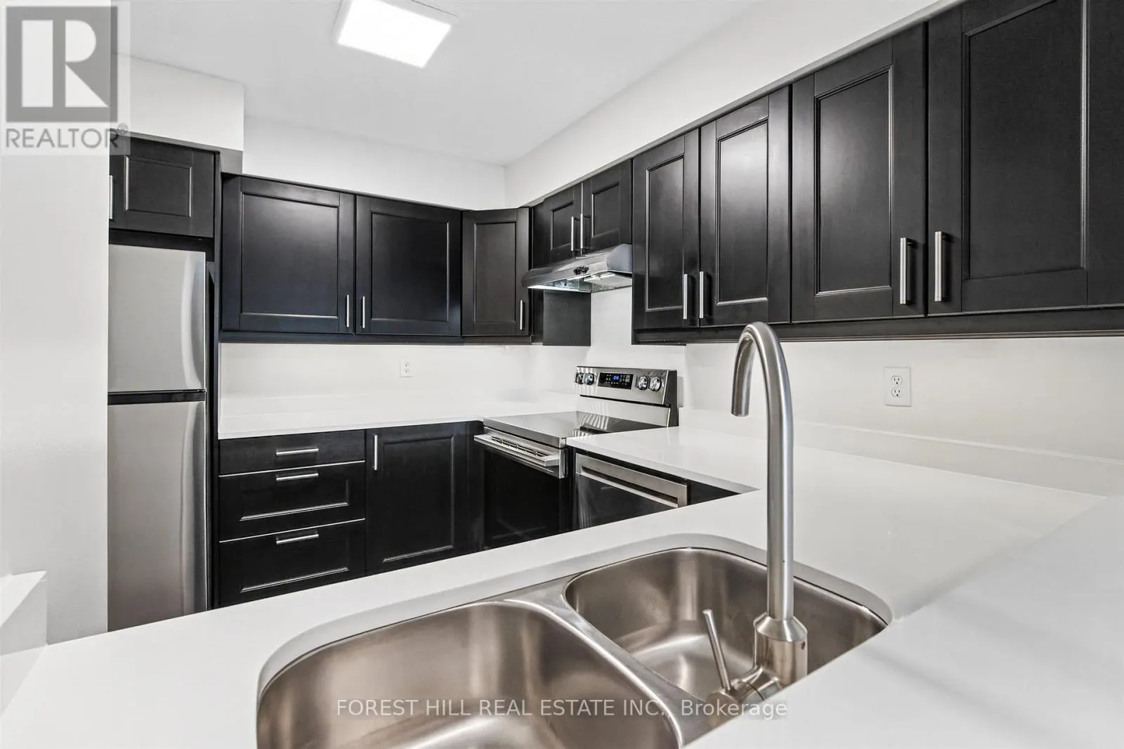 2604 - 100 UPPER MADISON AVENUE
