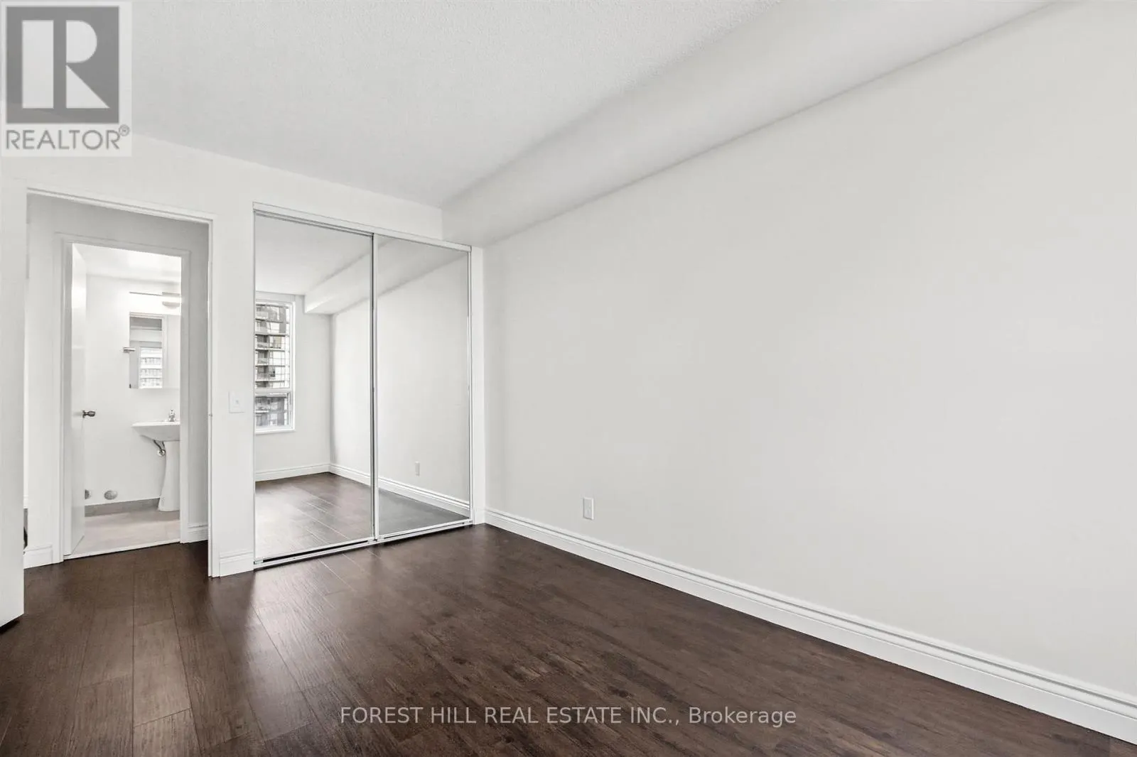 2604 - 100 UPPER MADISON AVENUE