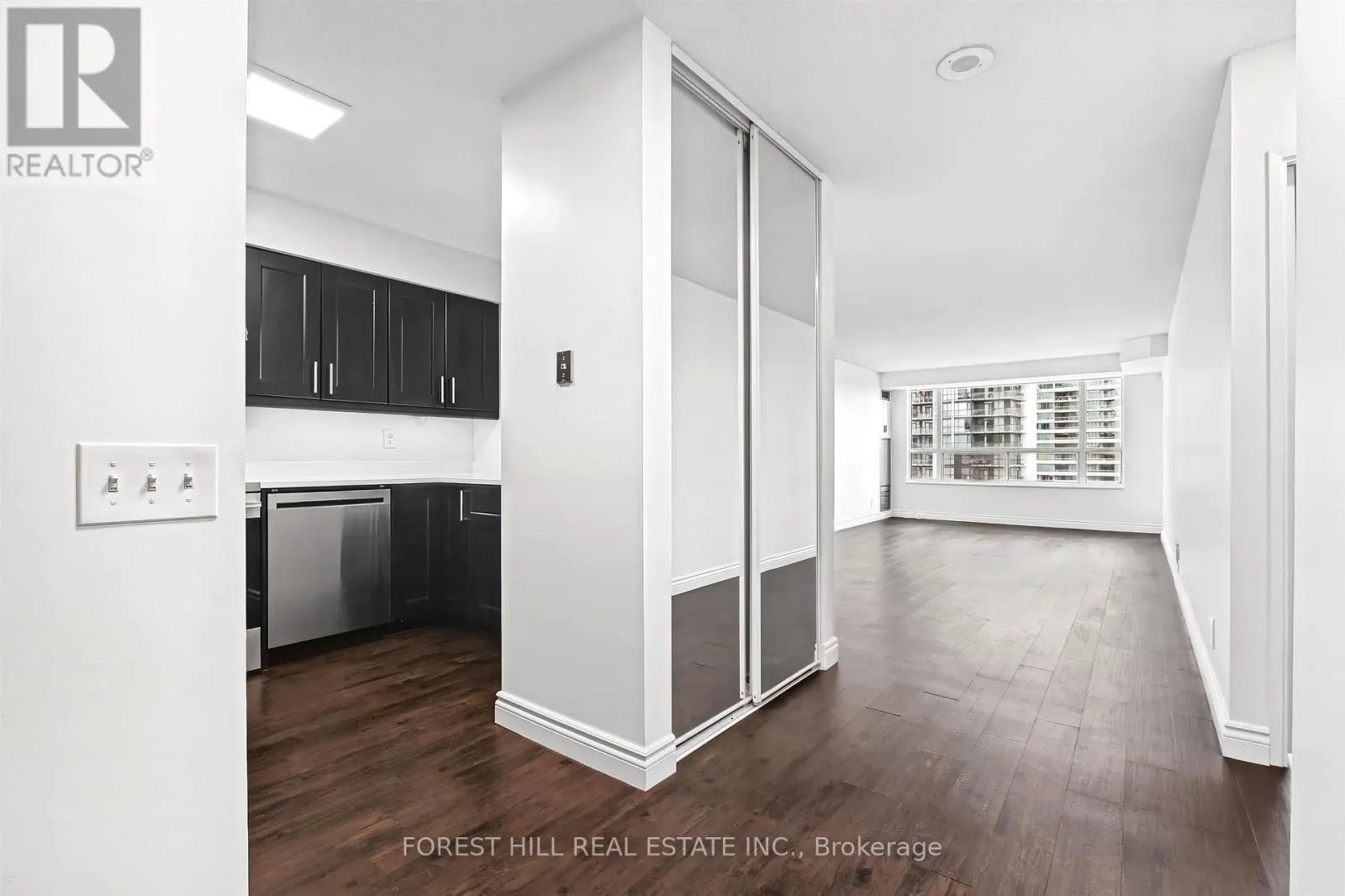 2604 - 100 UPPER MADISON AVENUE