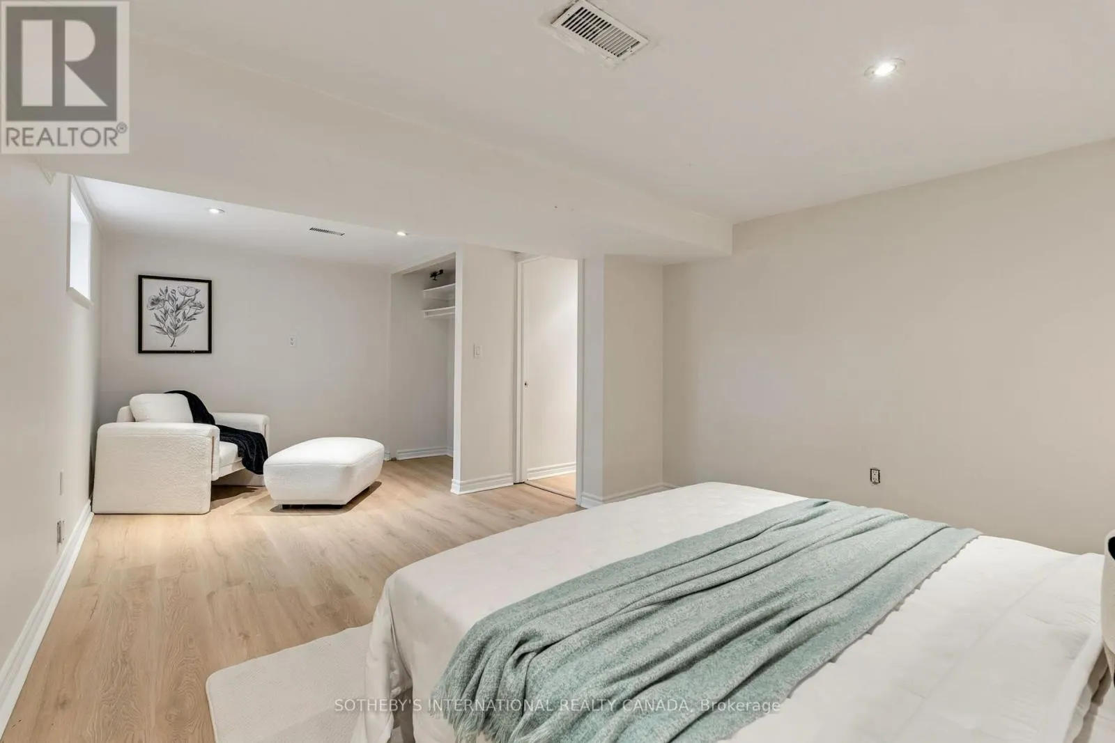 122 BRENTCLIFFE ROAD