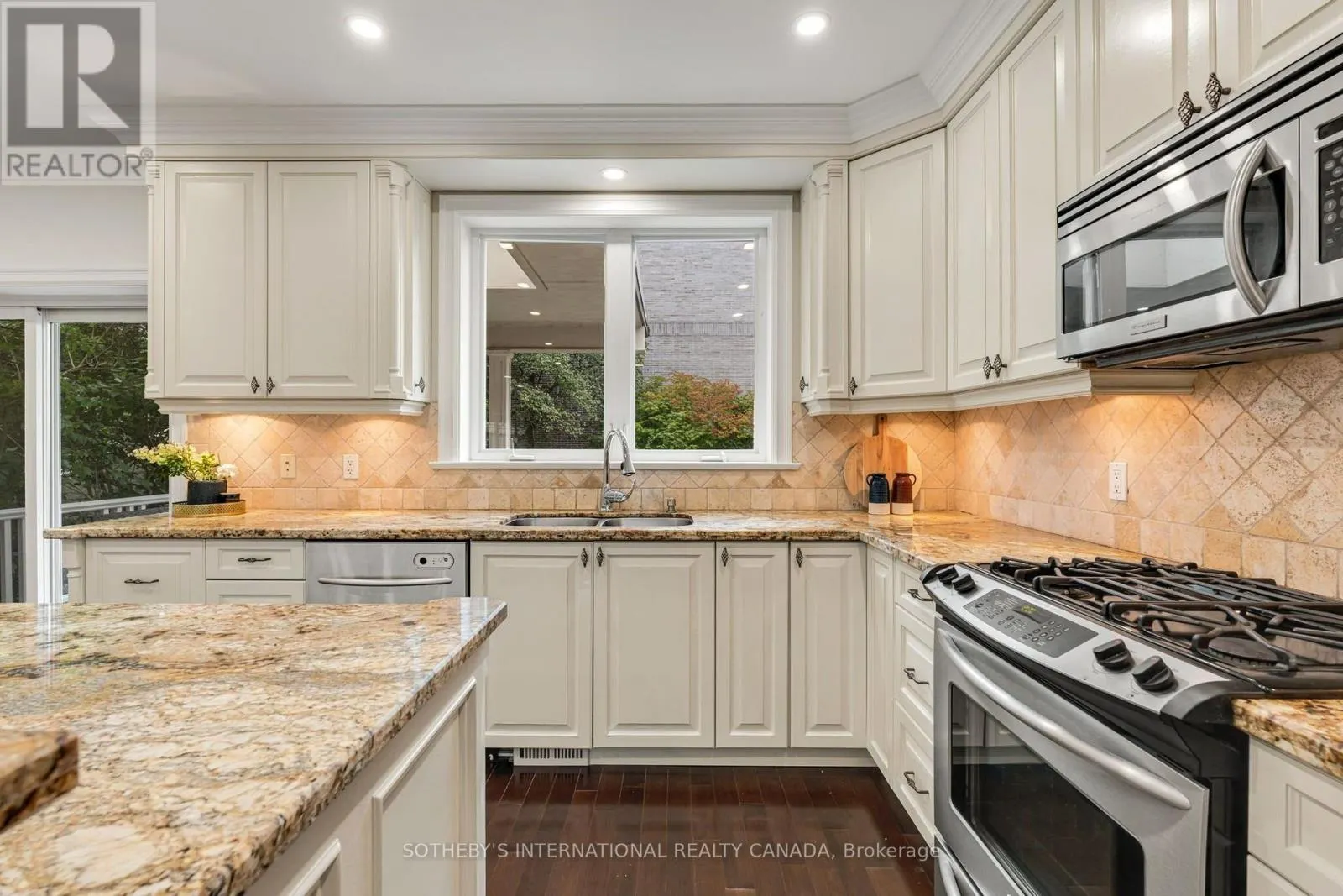 122 BRENTCLIFFE ROAD