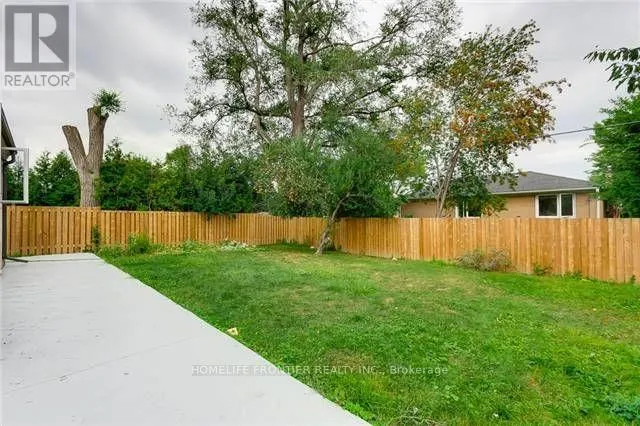 LOWER - 122 SEARLE AVENUE S