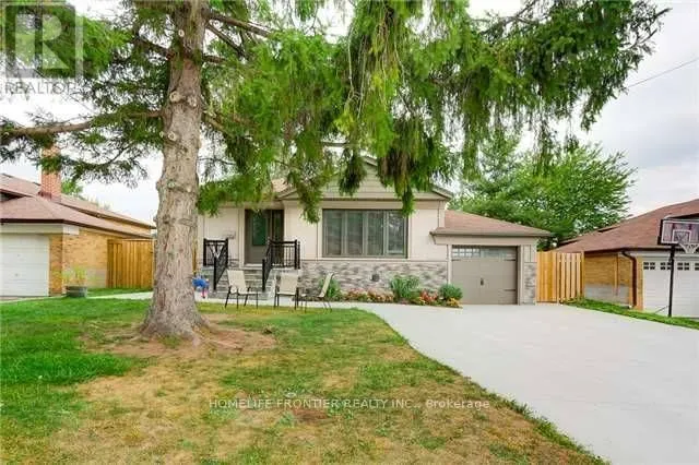 LOWER - 122 SEARLE AVENUE S