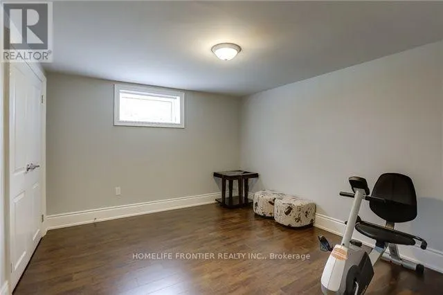 LOWER - 122 SEARLE AVENUE S