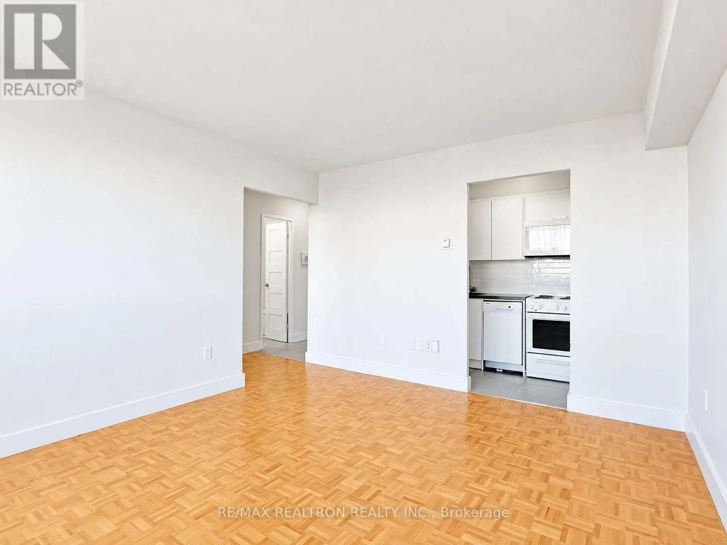 1206 - 666 SPADINA AVENUE