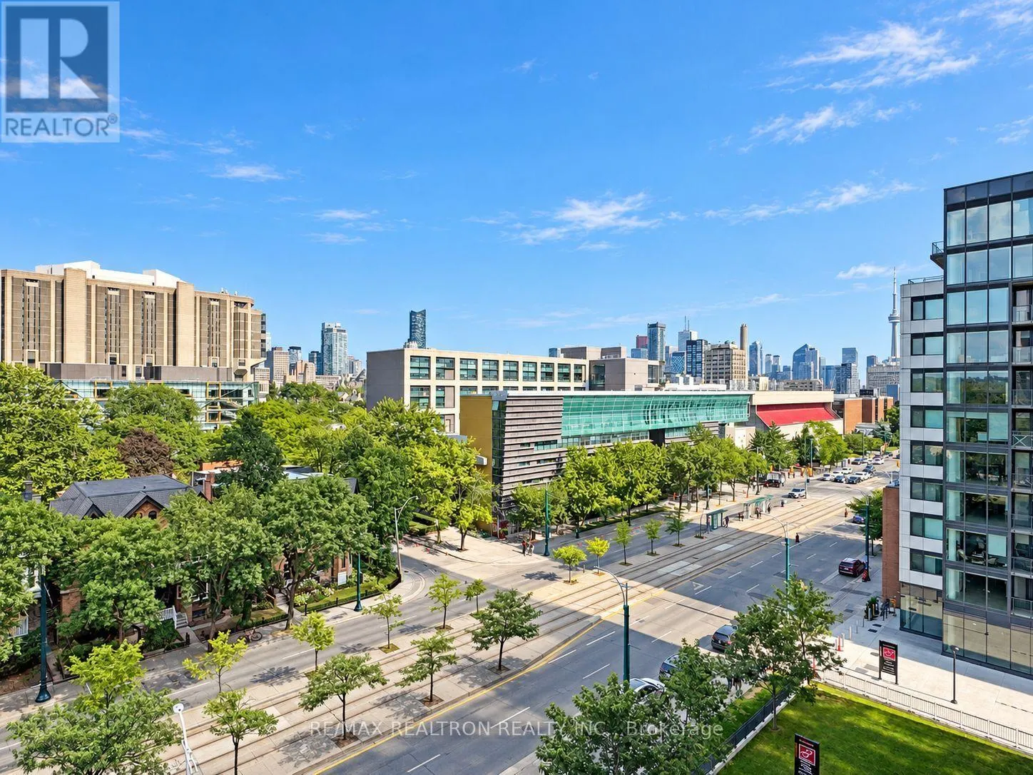 1206 - 666 SPADINA AVENUE