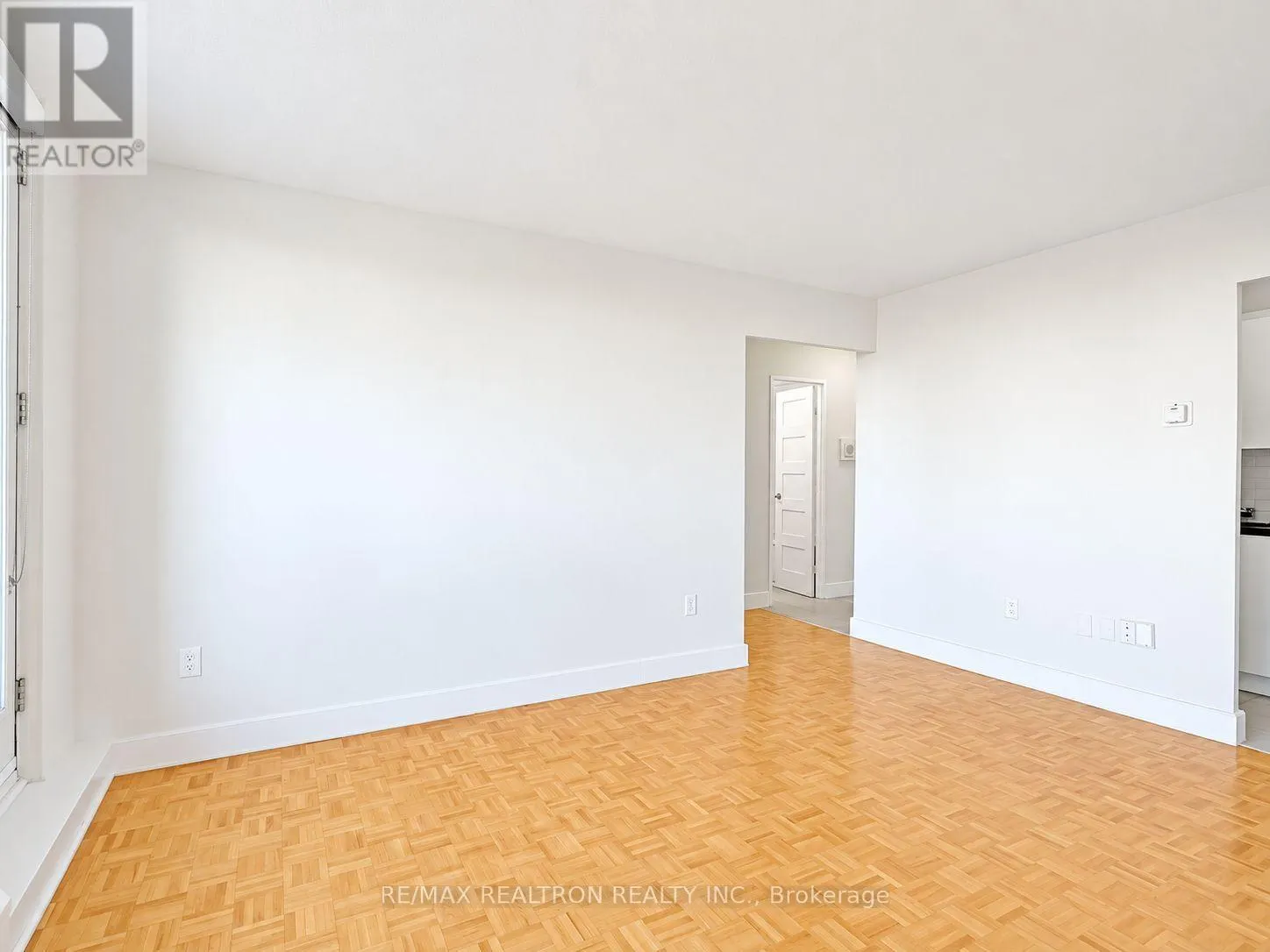 1206 - 666 SPADINA AVENUE