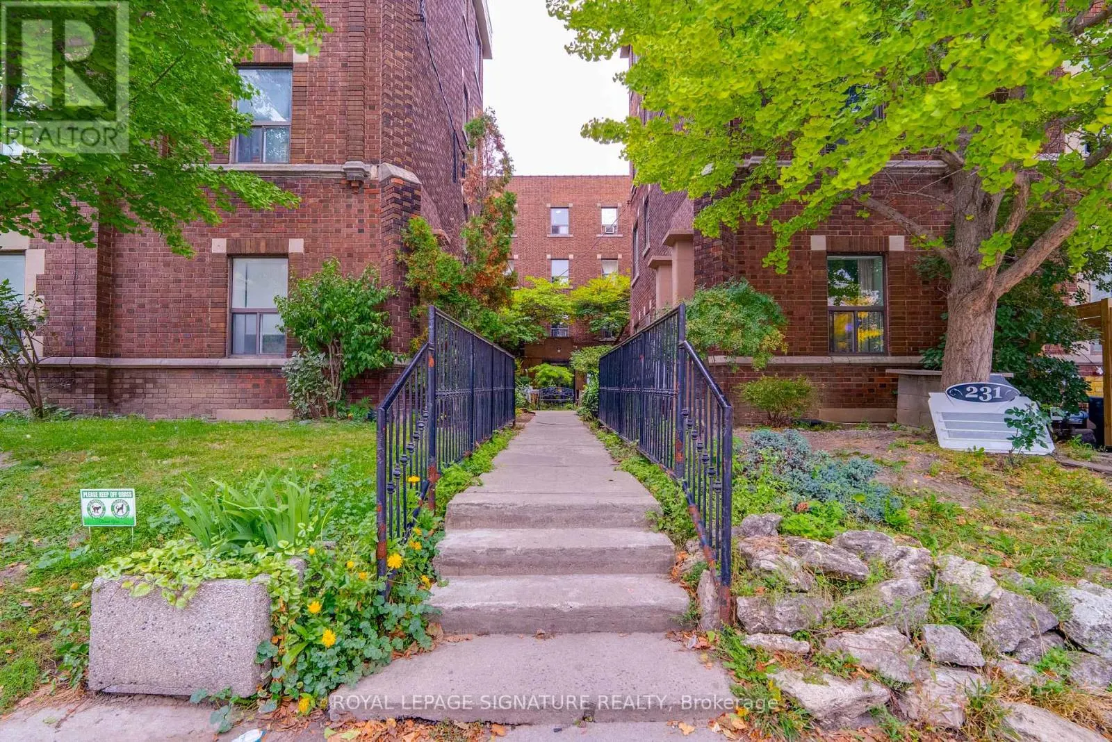 C1 - 231 VAUGHAN ROAD