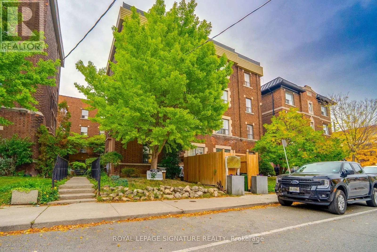 C1 - 231 VAUGHAN ROAD