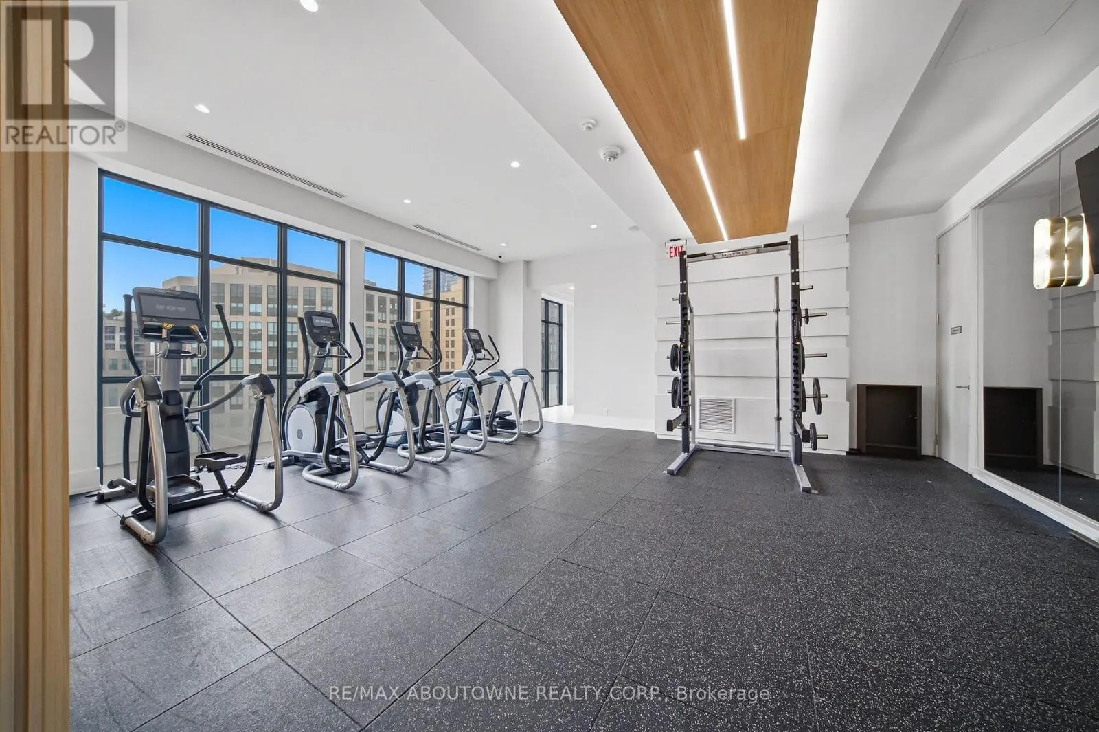 3909 - 300 FRONT STREET W