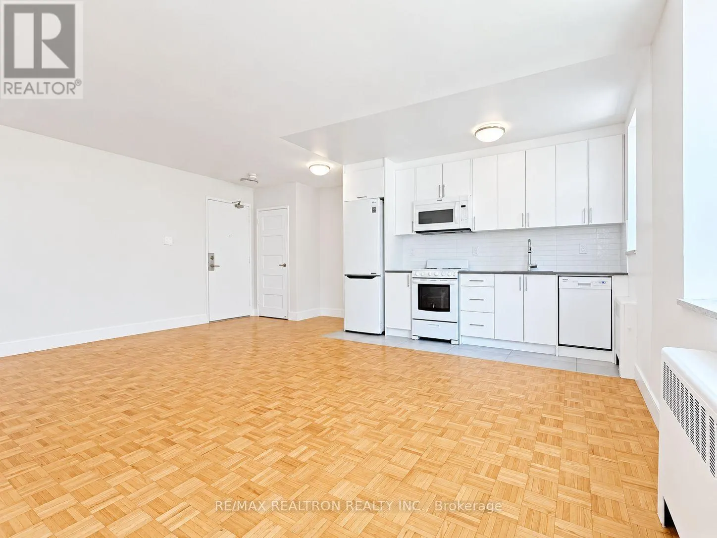 203 - 1291 BAYVIEW AVENUE