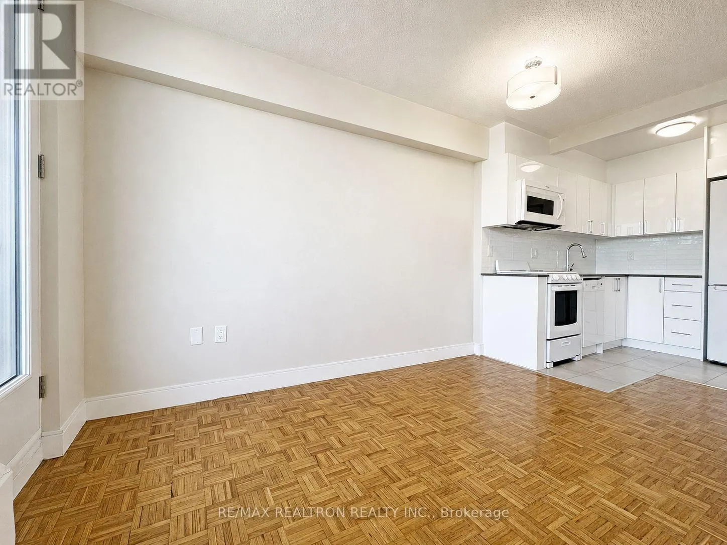 907 - 1500 BATHURST STREET
