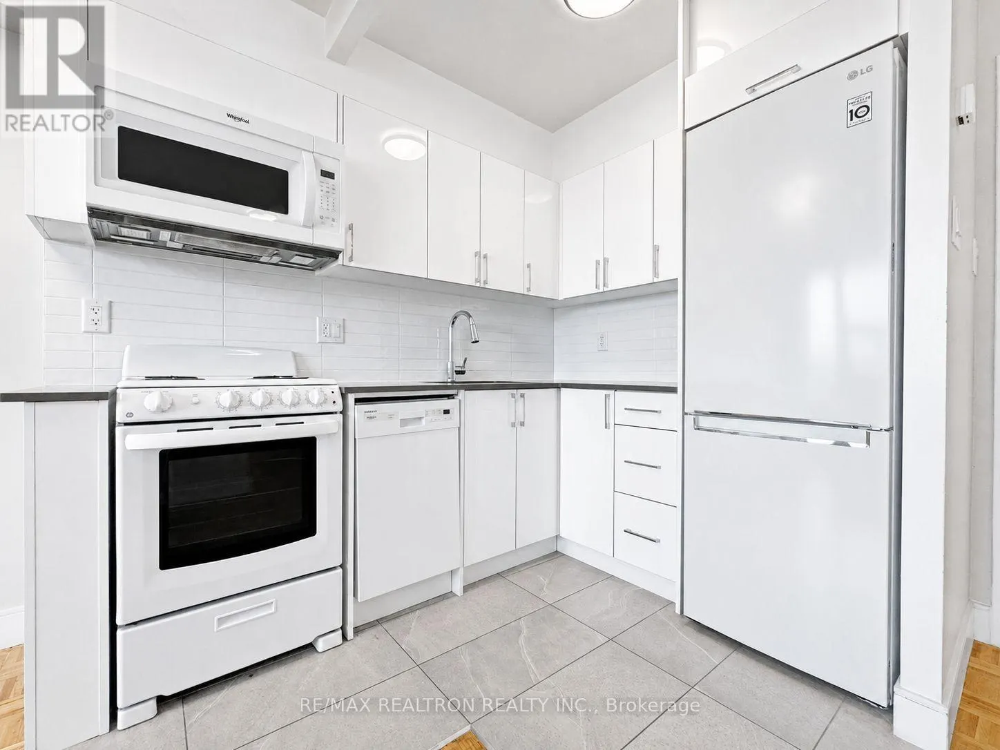 907 - 1500 BATHURST STREET
