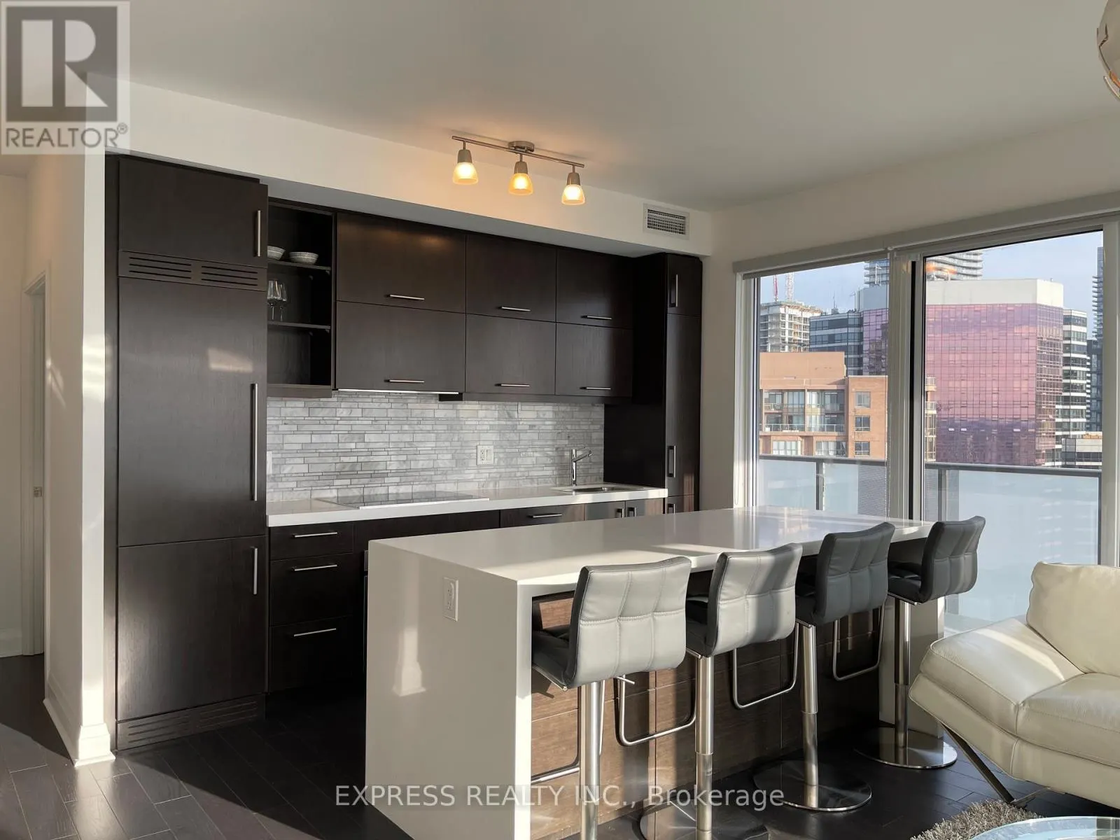 2504 - 1080 BAY STREET