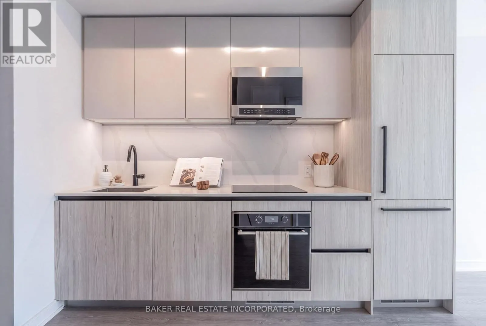 1109 - 425 FRONT STREET E