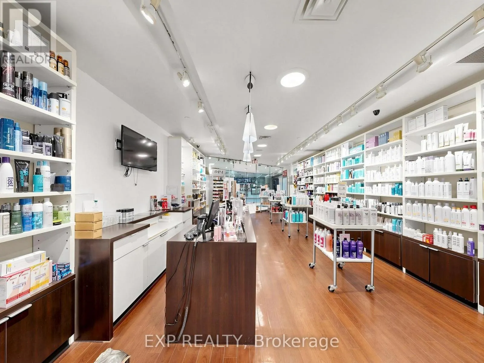 8 - 50 BLOOR STREET W