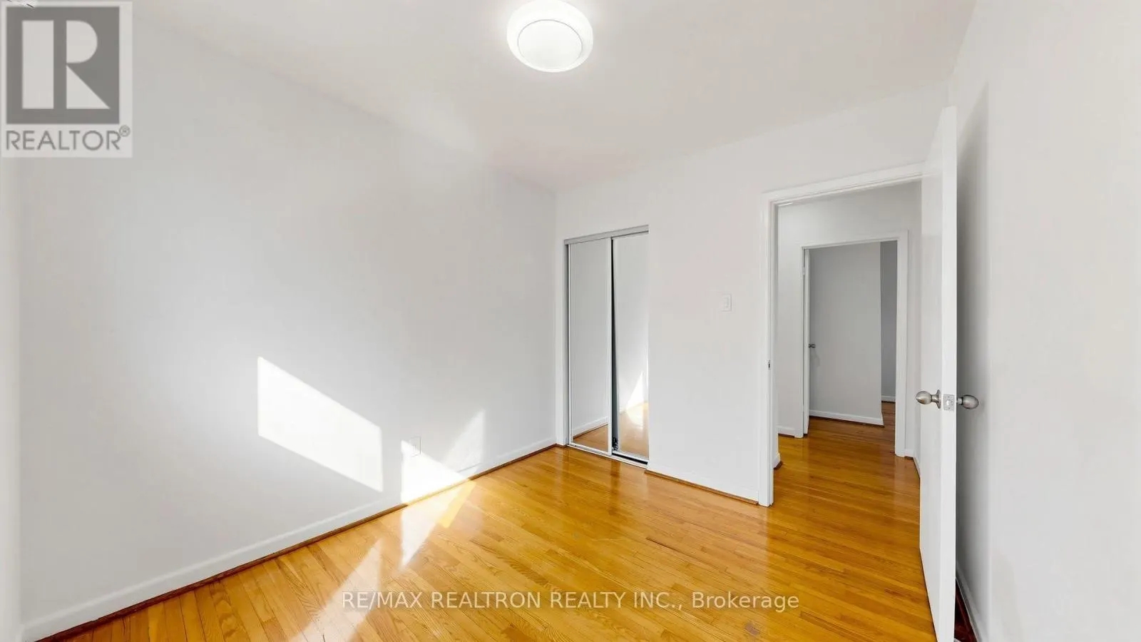 23 LESGAY CRESCENT