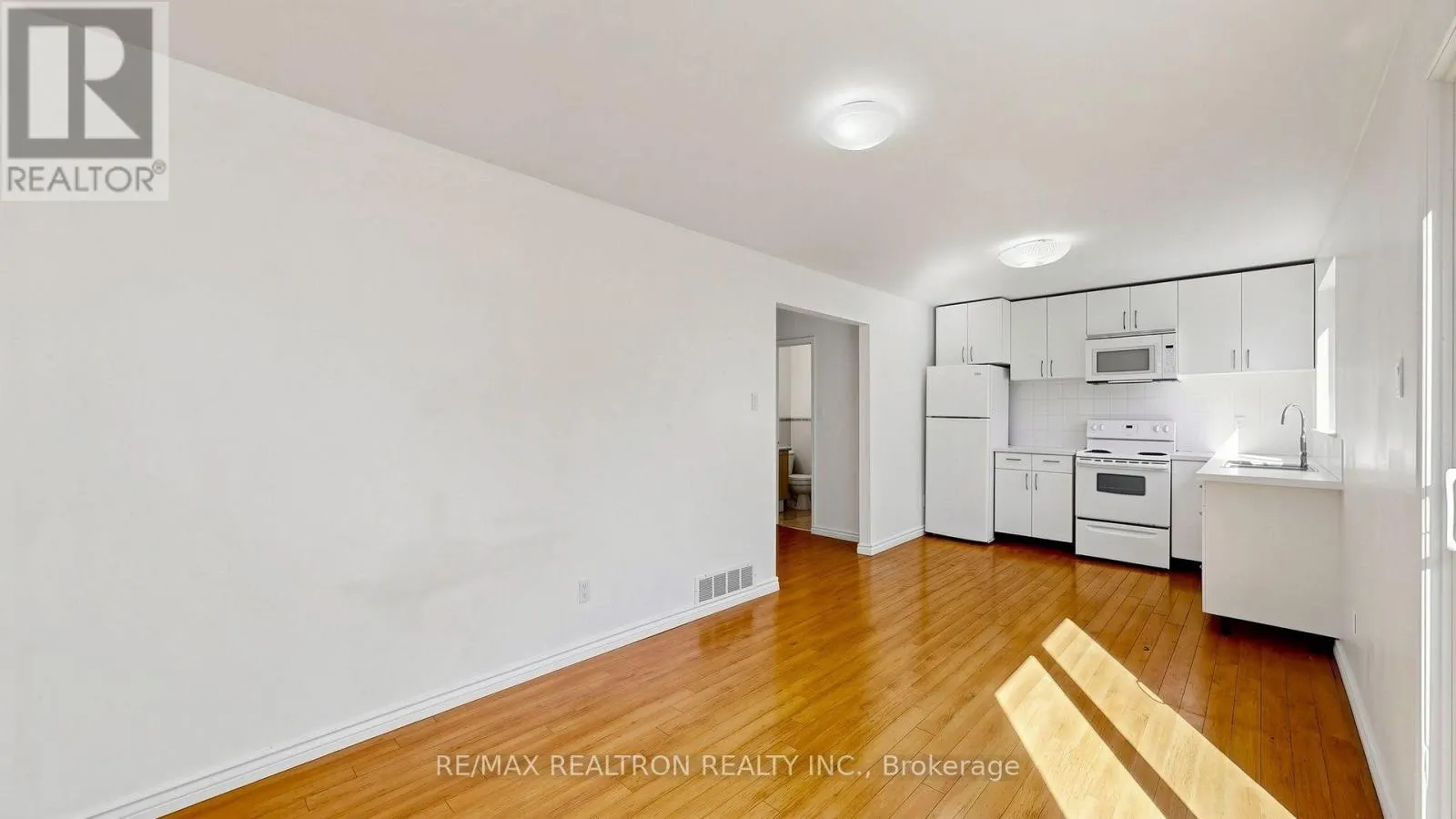 23 LESGAY CRESCENT