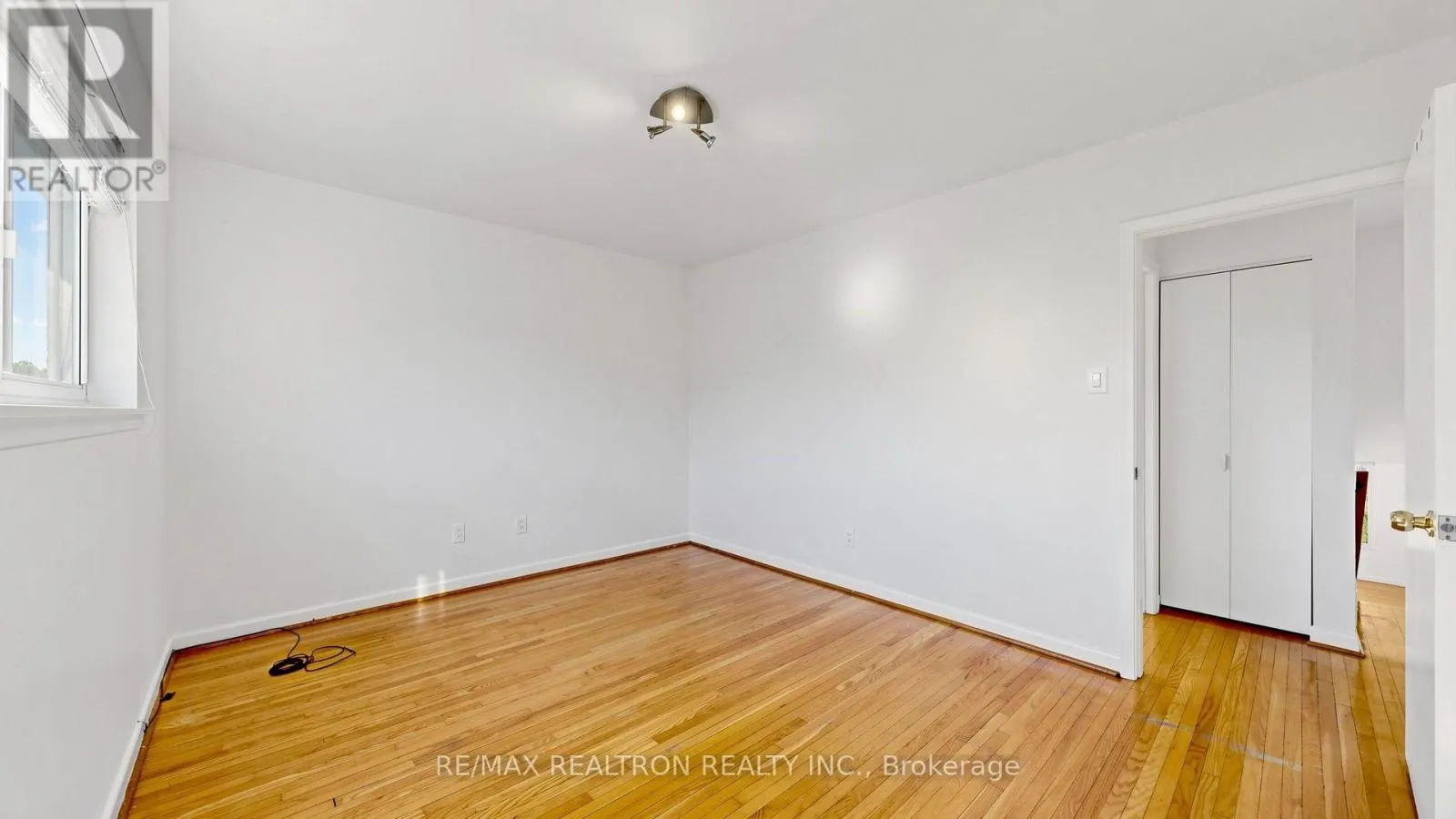 23 LESGAY CRESCENT