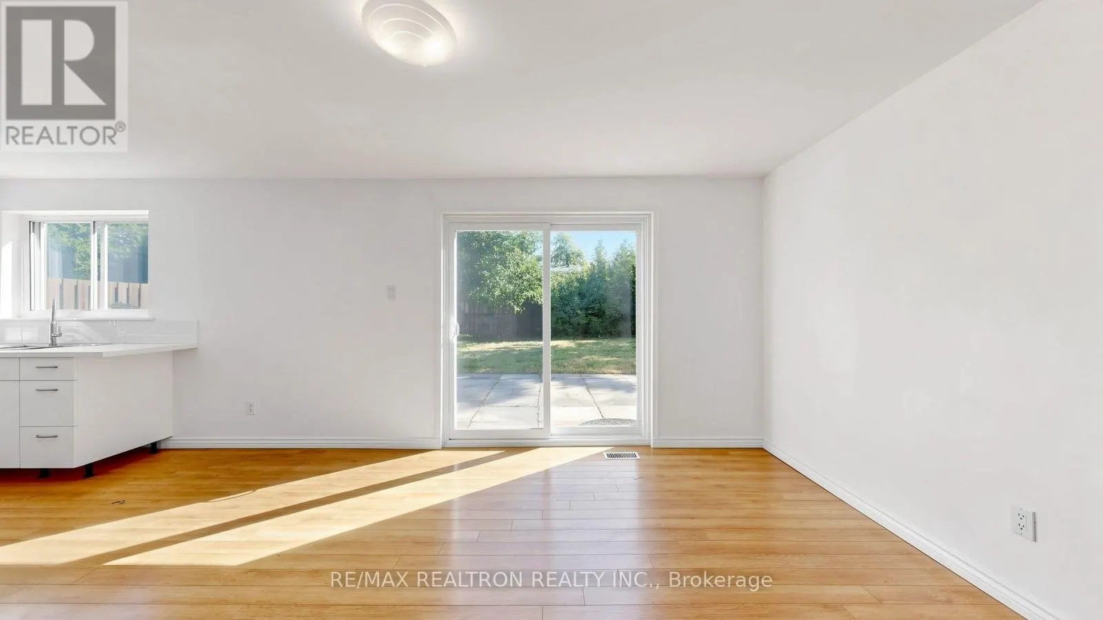 23 LESGAY CRESCENT